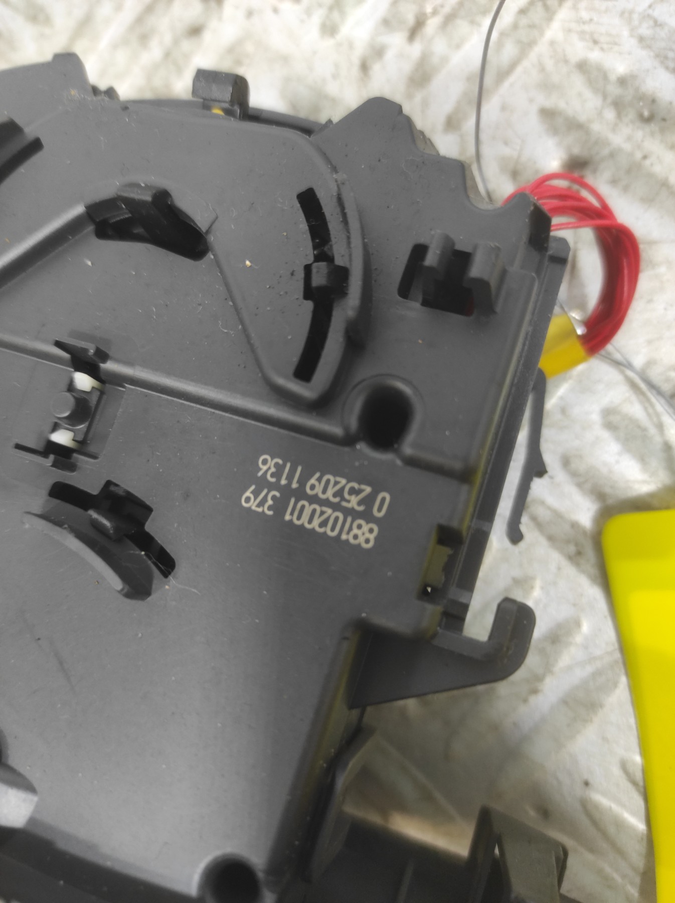 Commodo phare RENAULT CLIO 3 PHASE 1 – 88102001379