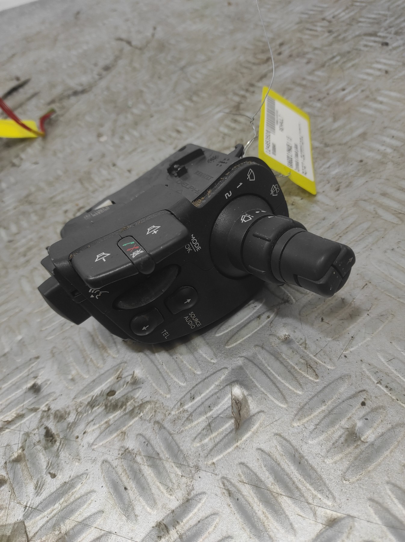 Commodo d’essuie glaces RENAULT KANGOO 2 PHASE 1 – 88103008491