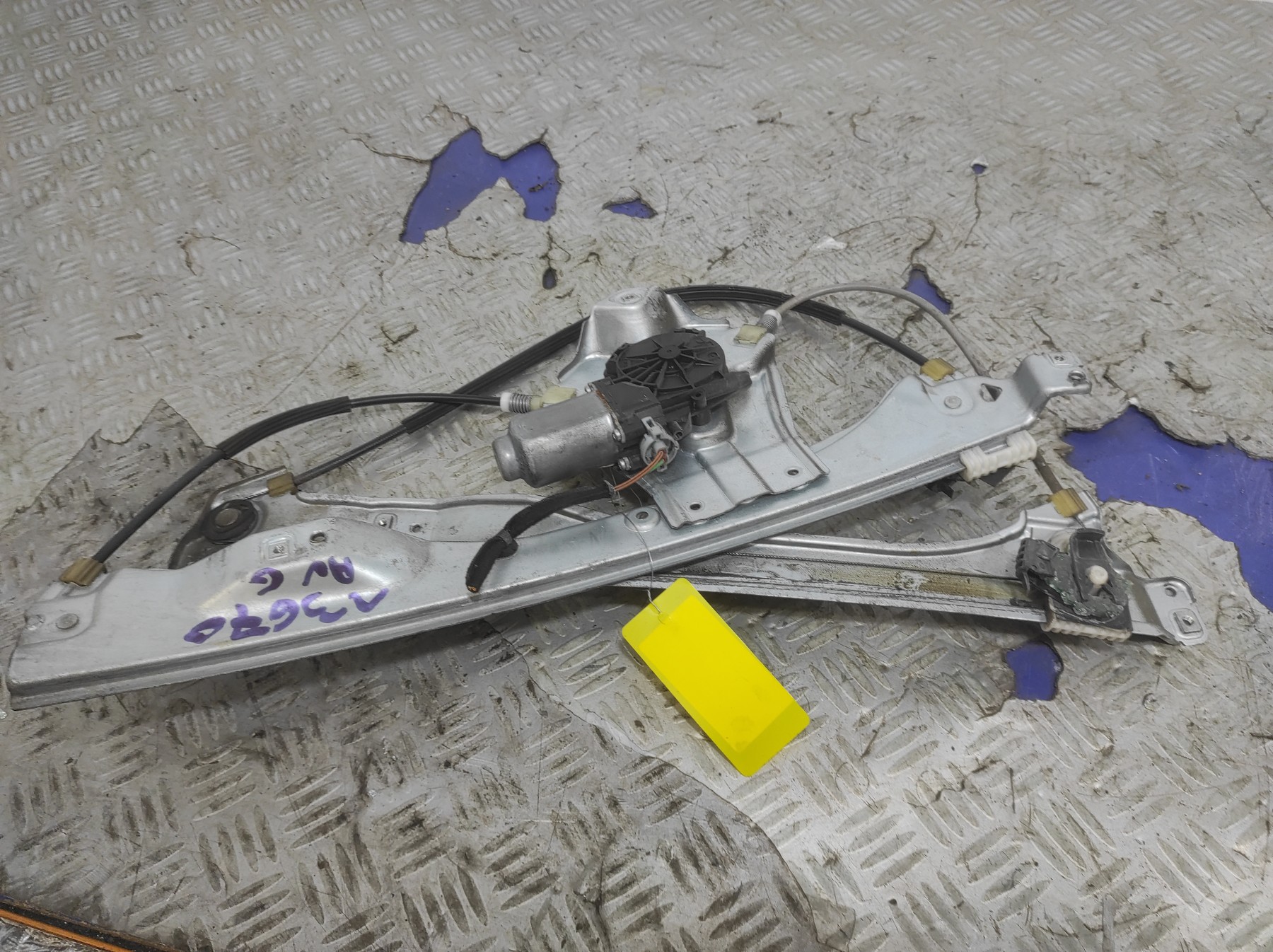 Leve vitre electrique avant gauche RENAULT CLIO 3 PHASE 2 – 8200291145