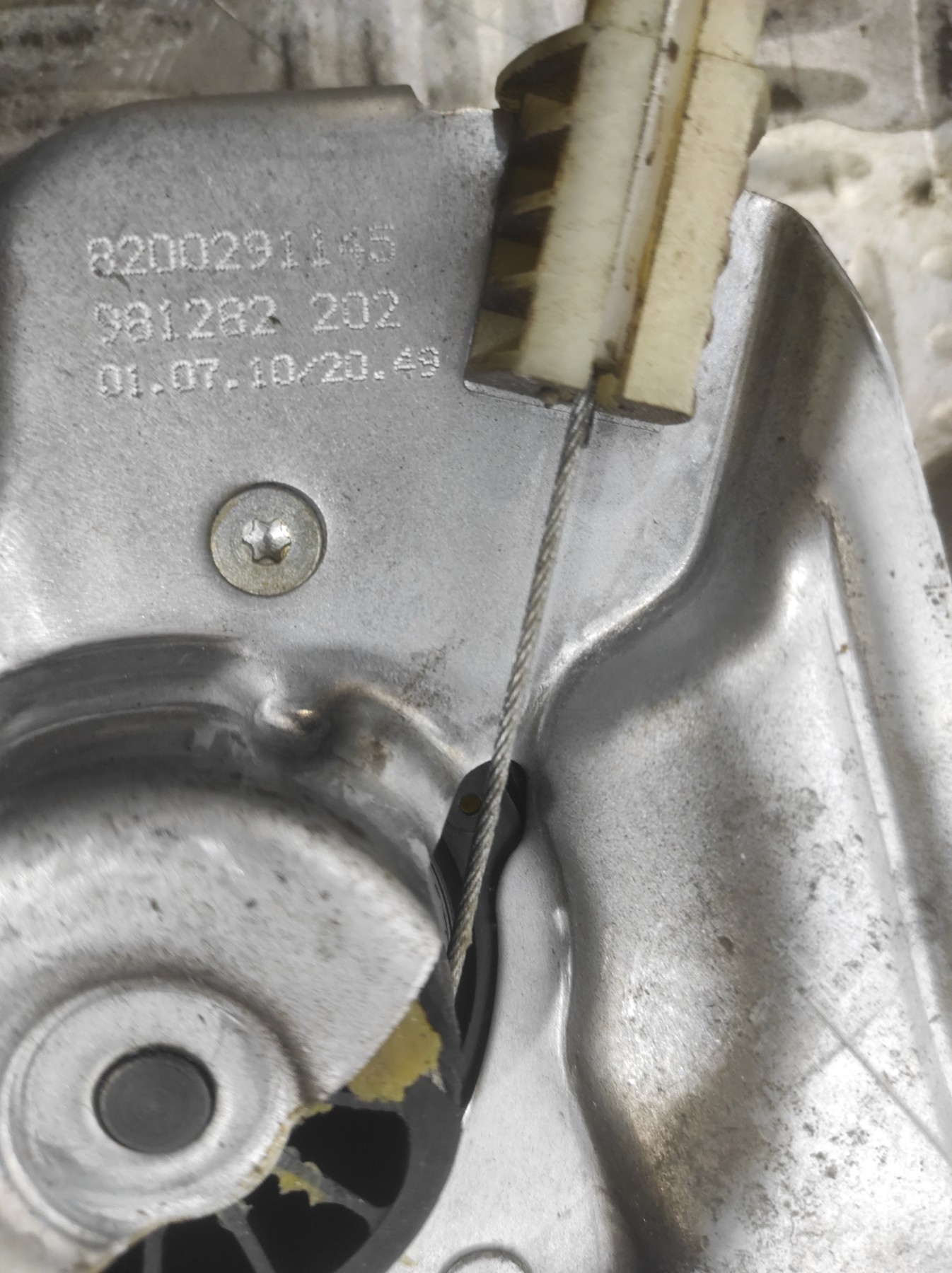 Leve vitre electrique avant gauche RENAULT CLIO 3 PHASE 2 – 8200291145