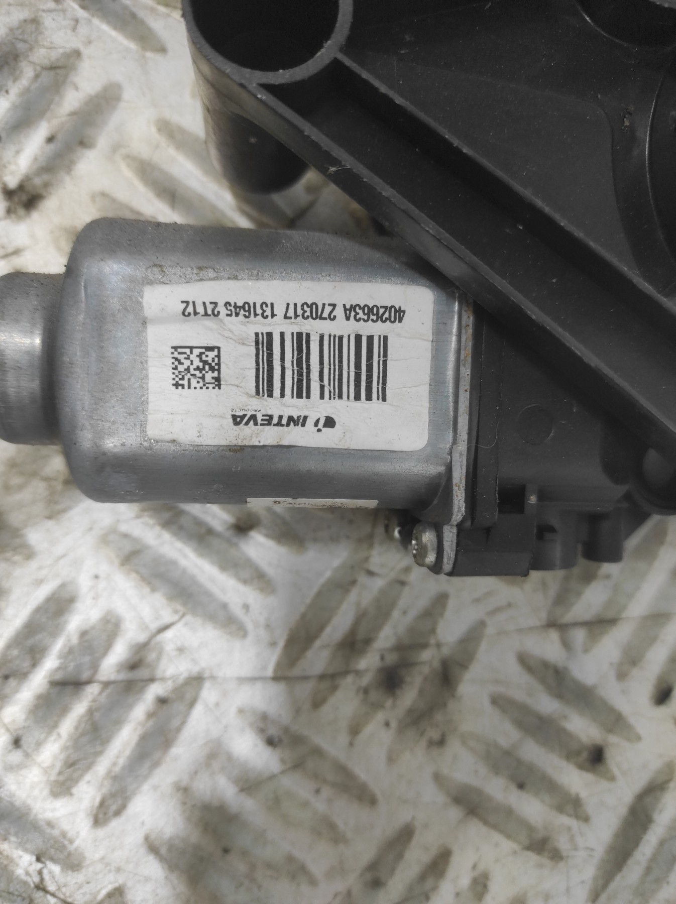 Leve vitre electrique avant gauche TOYOTA AYGO 2 PHASE 1 – 402663A