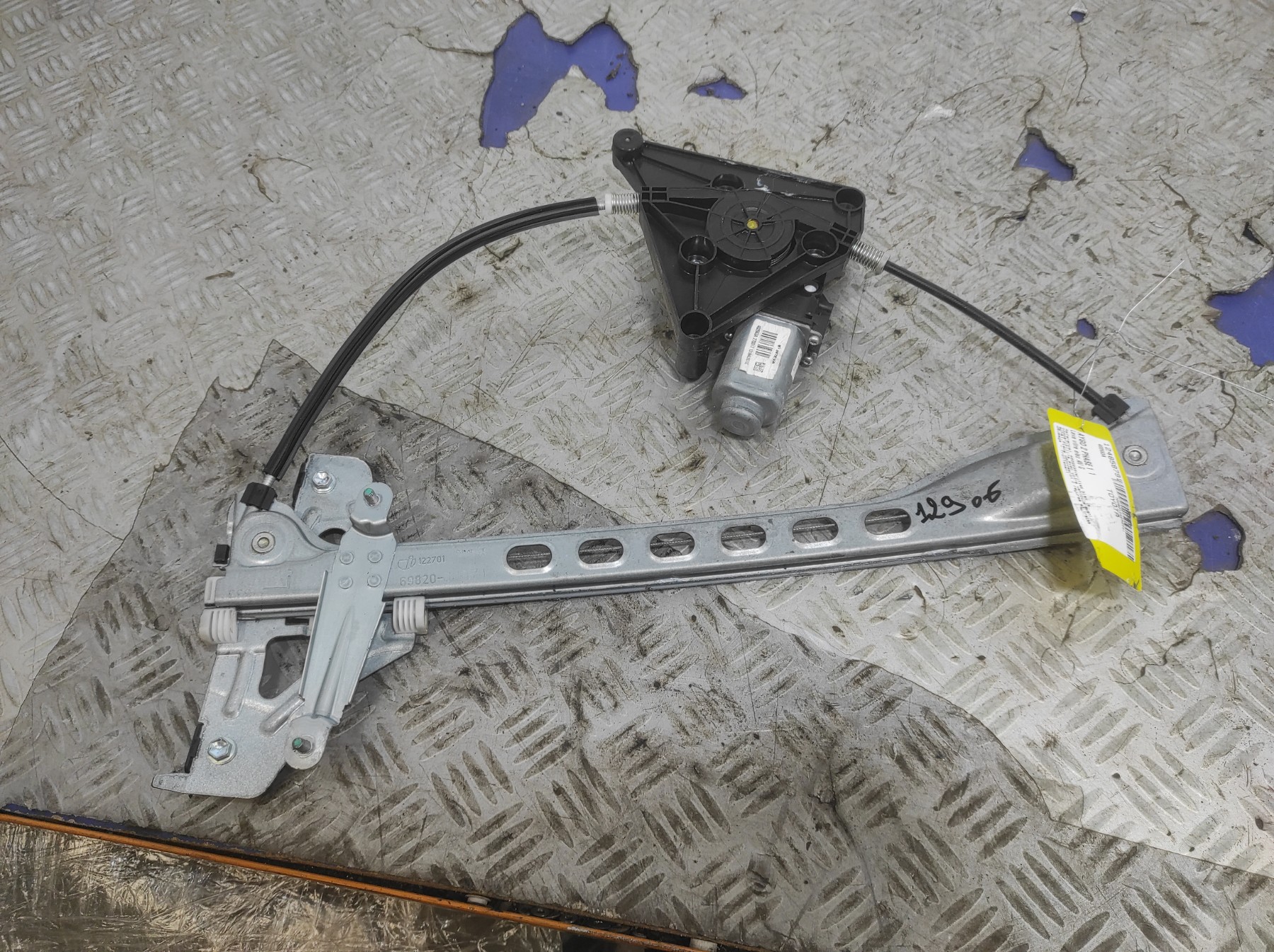 Leve vitre electrique avant gauche TOYOTA AYGO 2 PHASE 1 – 402663A