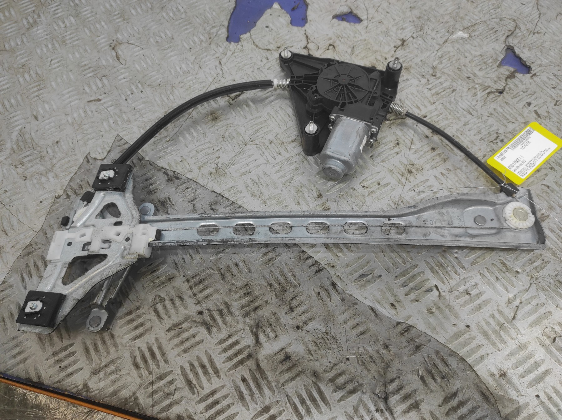 Leve vitre electrique avant droit TOYOTA AYGO 2 PHASE 1 – 402662A