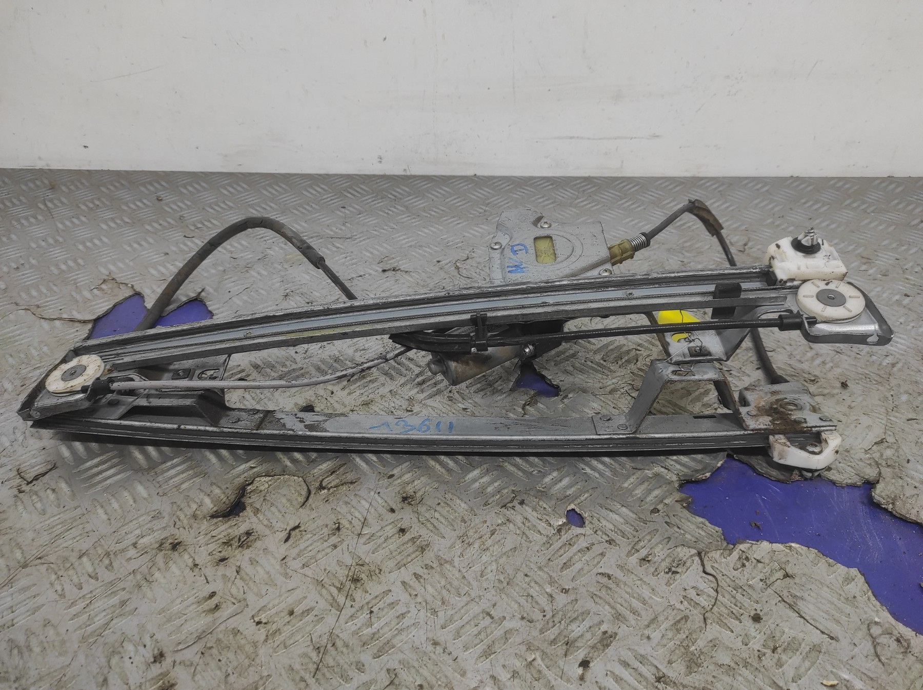 Leve vitre electrique avant droit RENAULT KANGOO 2 PHASE 2 – 128001182B