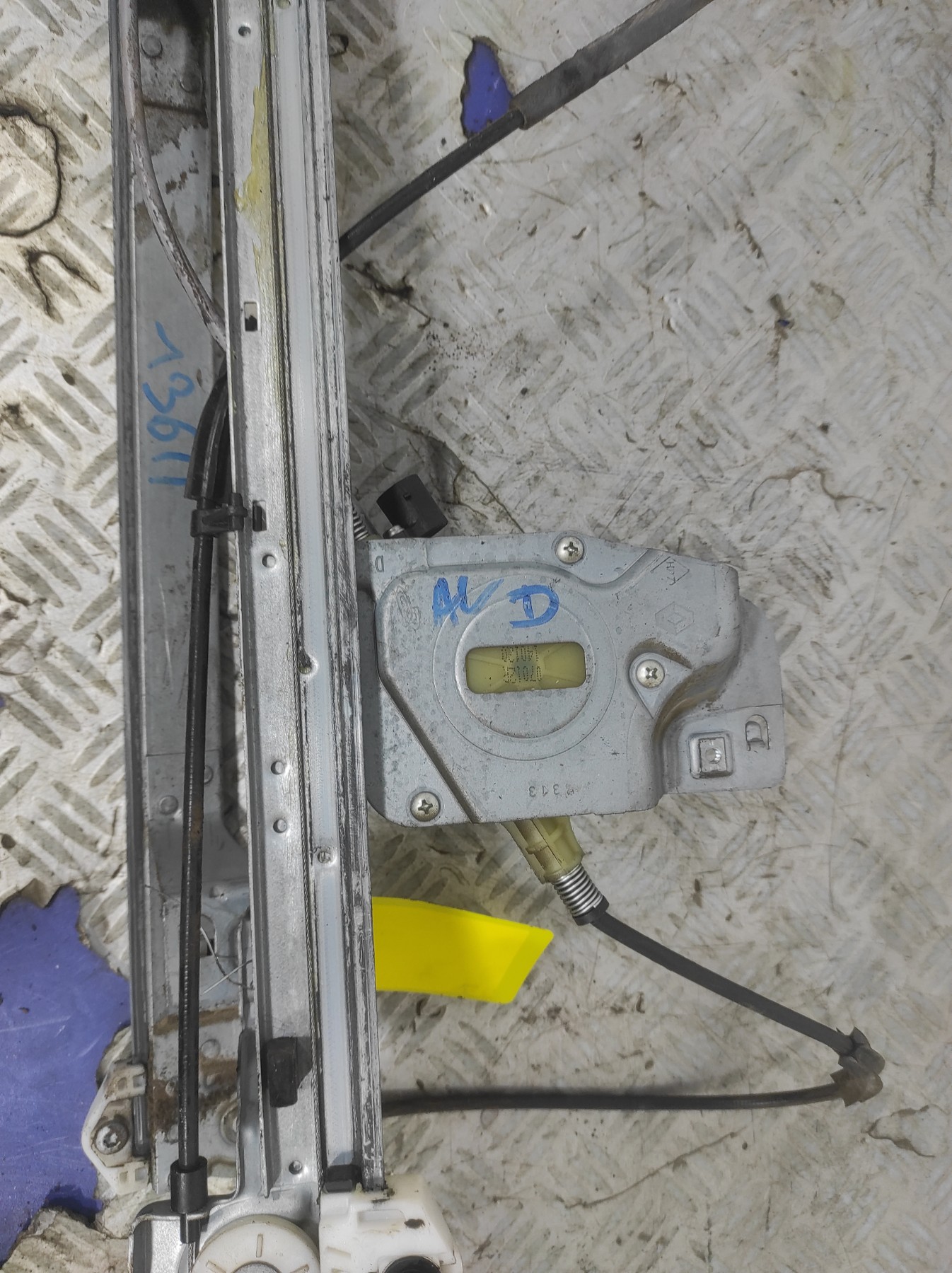 Leve vitre electrique avant droit RENAULT KANGOO 2 PHASE 2 – 128001182B