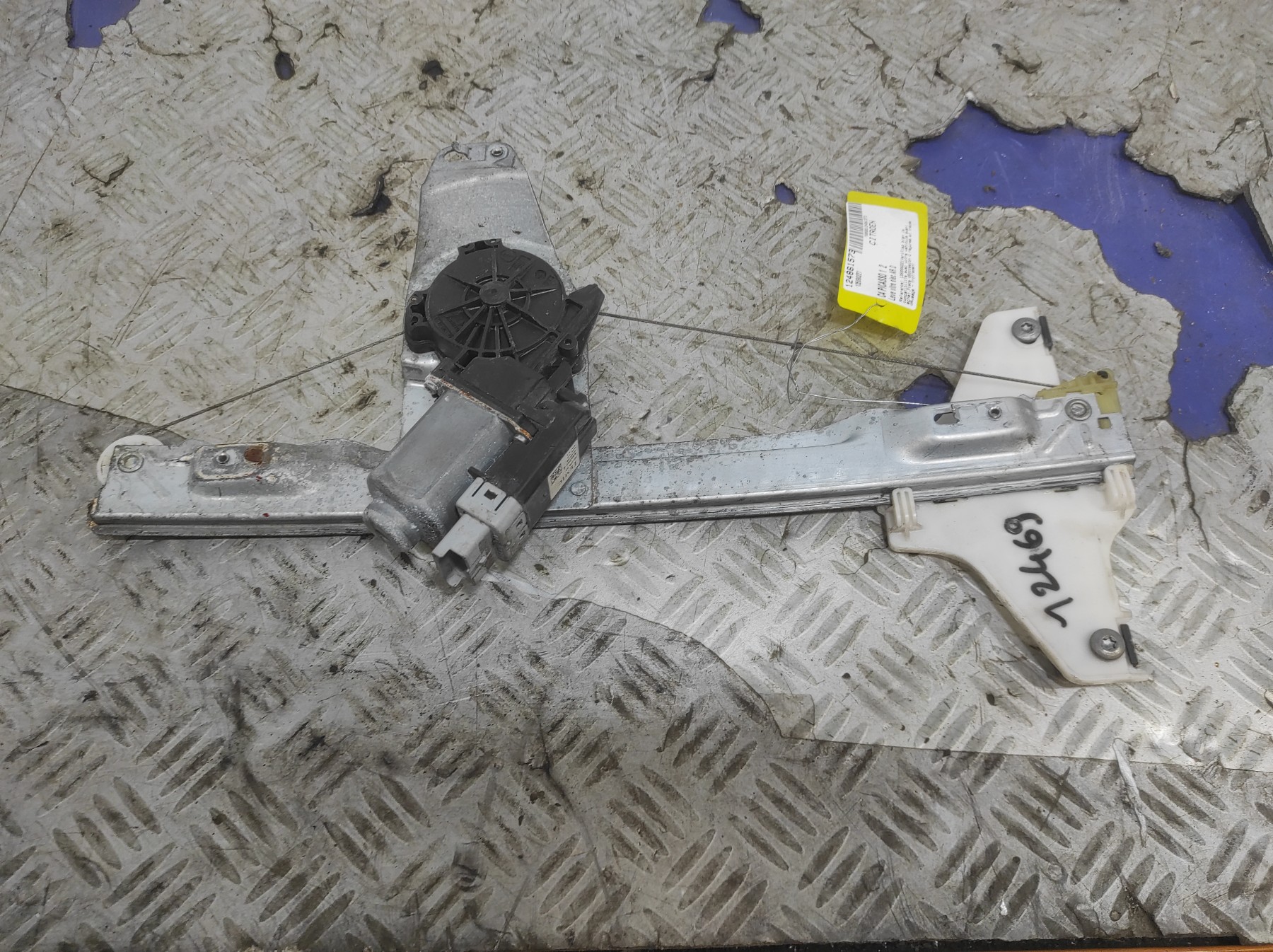 Leve vitre electrique arriere droit CITROEN C4 PICASSO 1 – 135090221