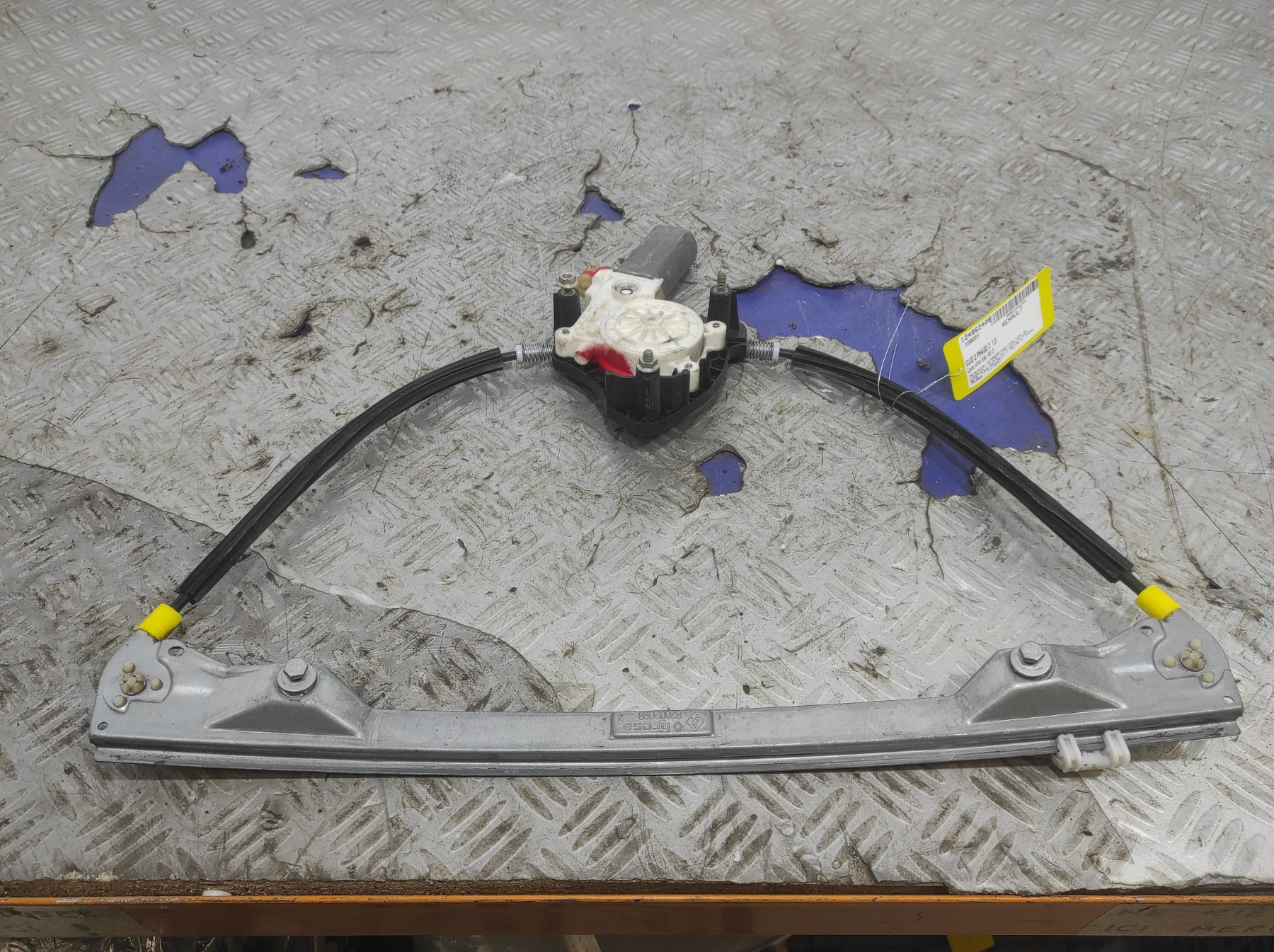Leve vitre electrique avant droit RENAULT CLIO 2 PHASE 2 – 130822019