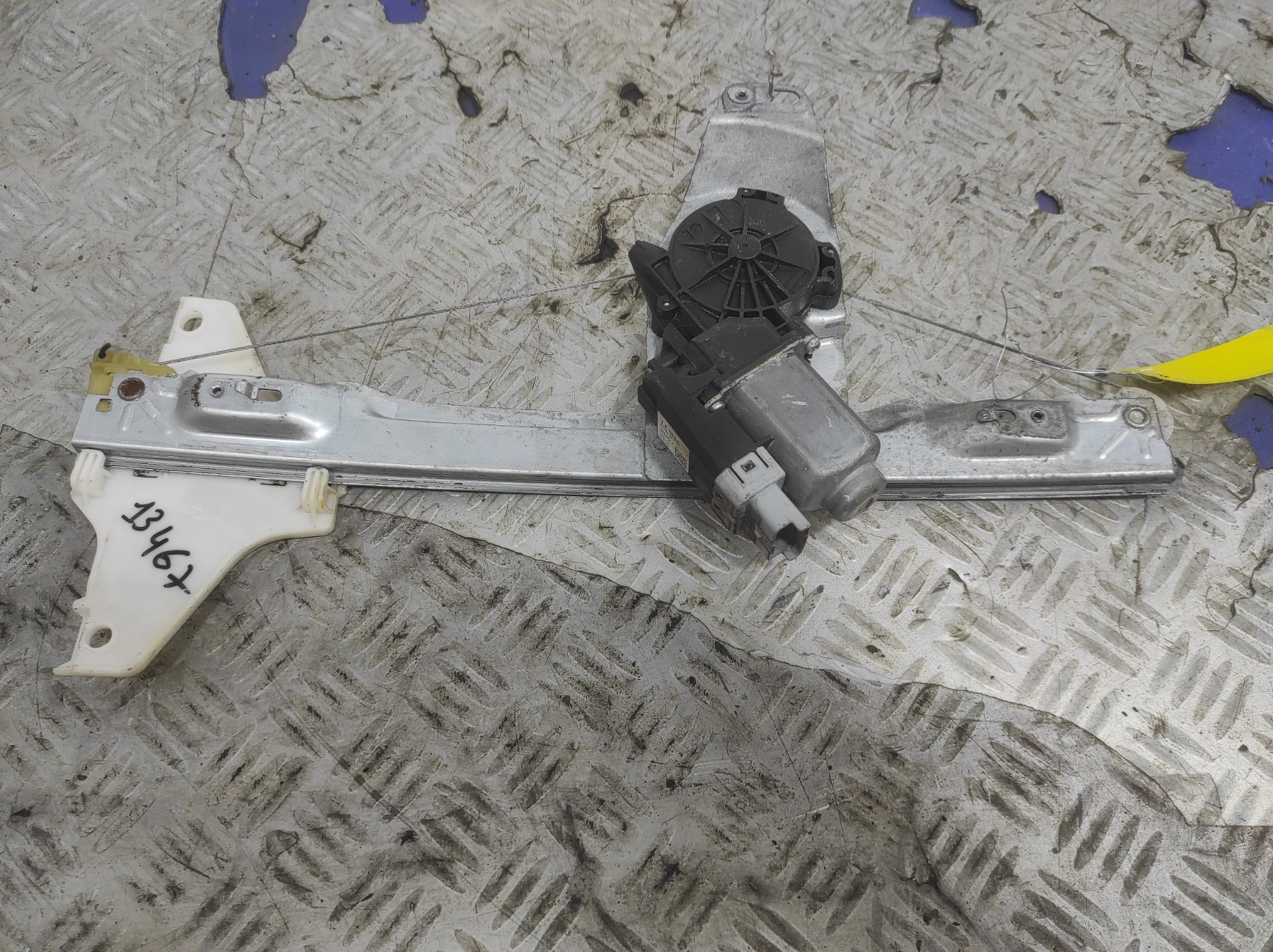 Leve vitre electrique arriere gauche CITROEN C4 PICASSO 1 – 135090222