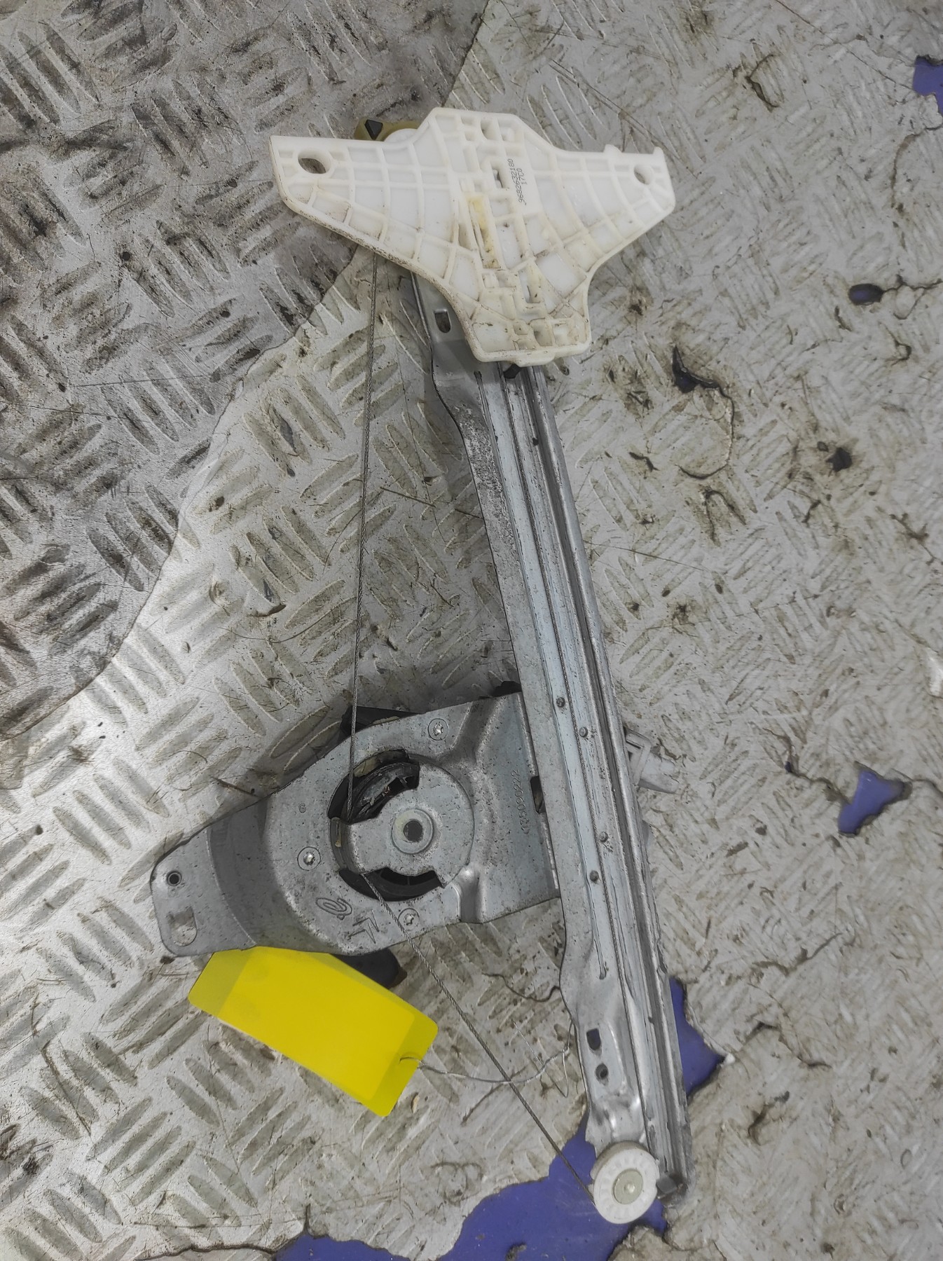 Leve vitre electrique arriere gauche CITROEN C4 PICASSO 1 – 135090222
