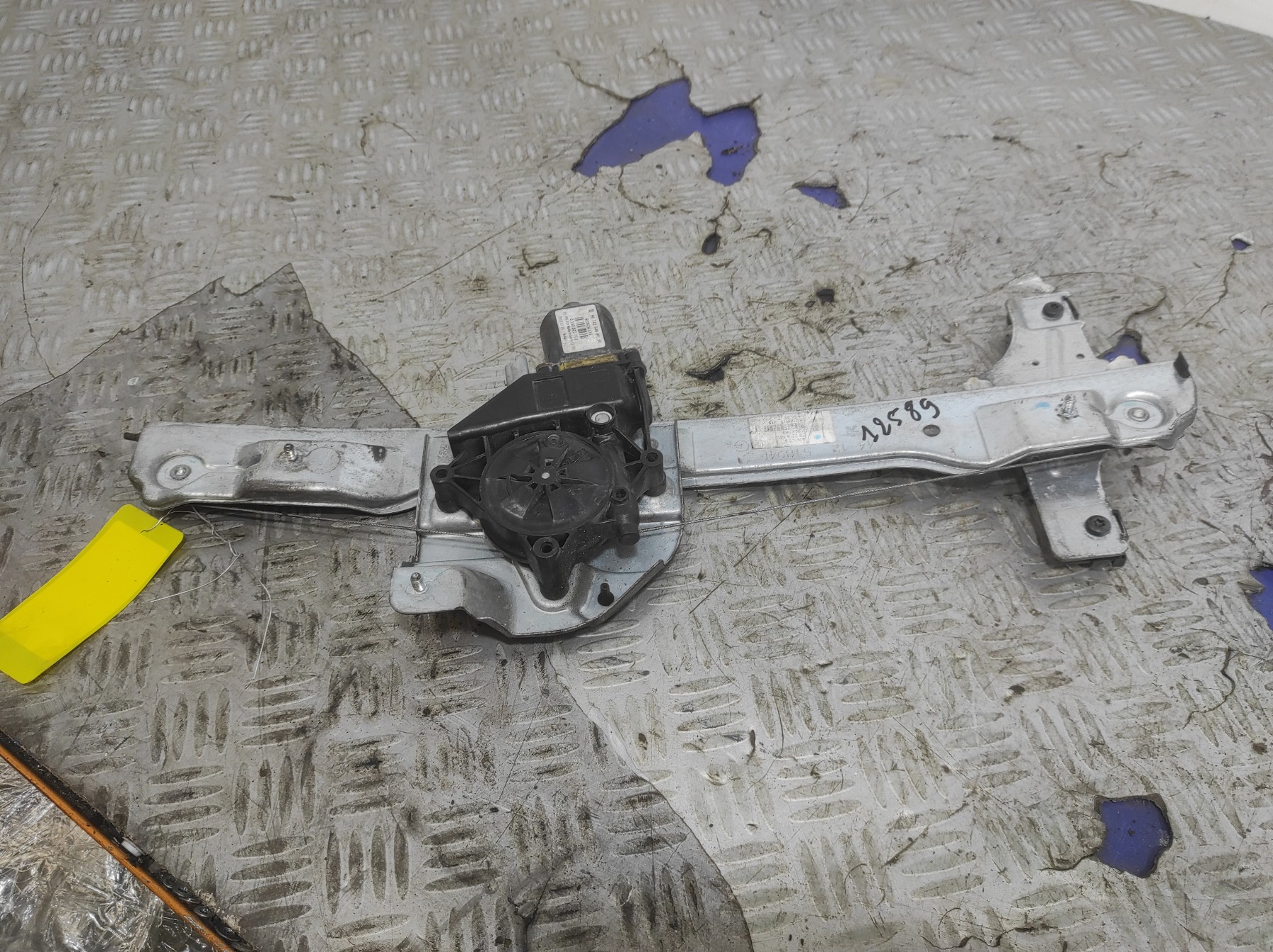 Leve vitre electrique avant gauche PEUGEOT 208 1 PHASE 1 – 9674254480