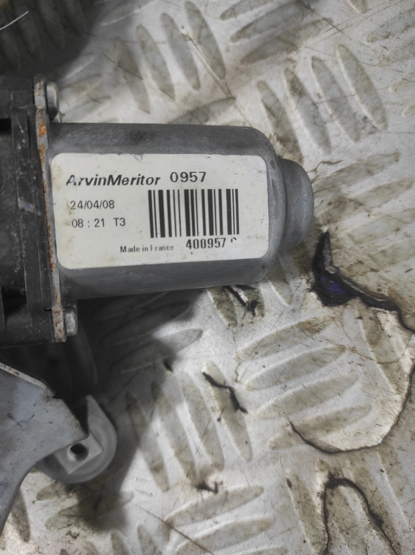 Leve vitre electrique avant gauche RENAULT TWINGO 2 PHASE 1 – 400957