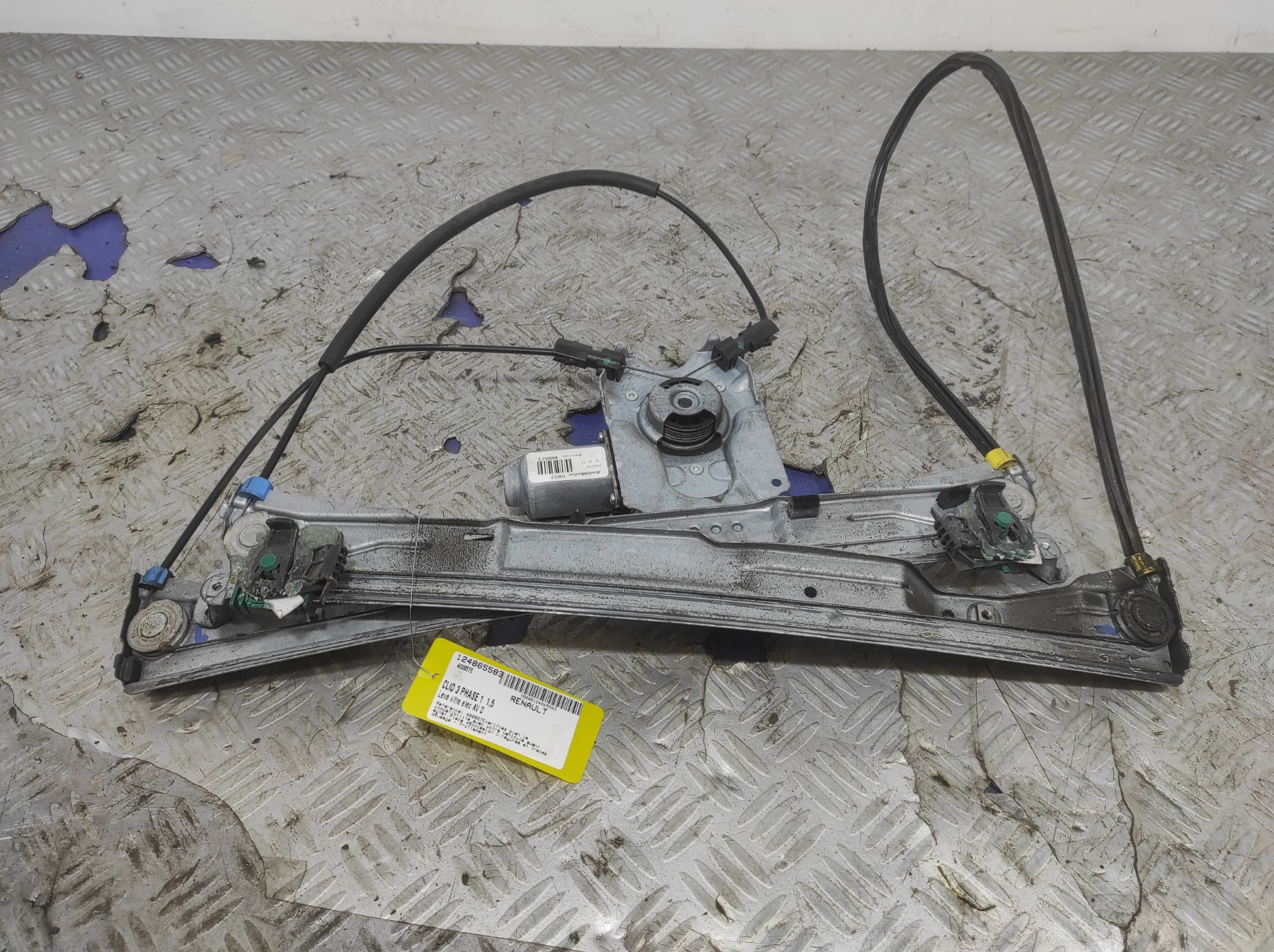 Leve vitre electrique avant droit RENAULT CLIO 3 PHASE 1 – 400857E