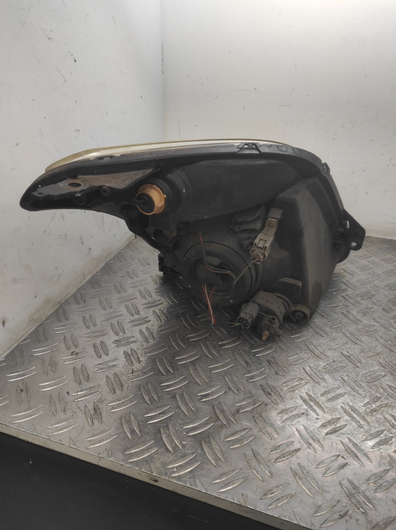 Optique avant principal gauche (feux)(phare) SUZUKI SWIFT 3 – XXXX