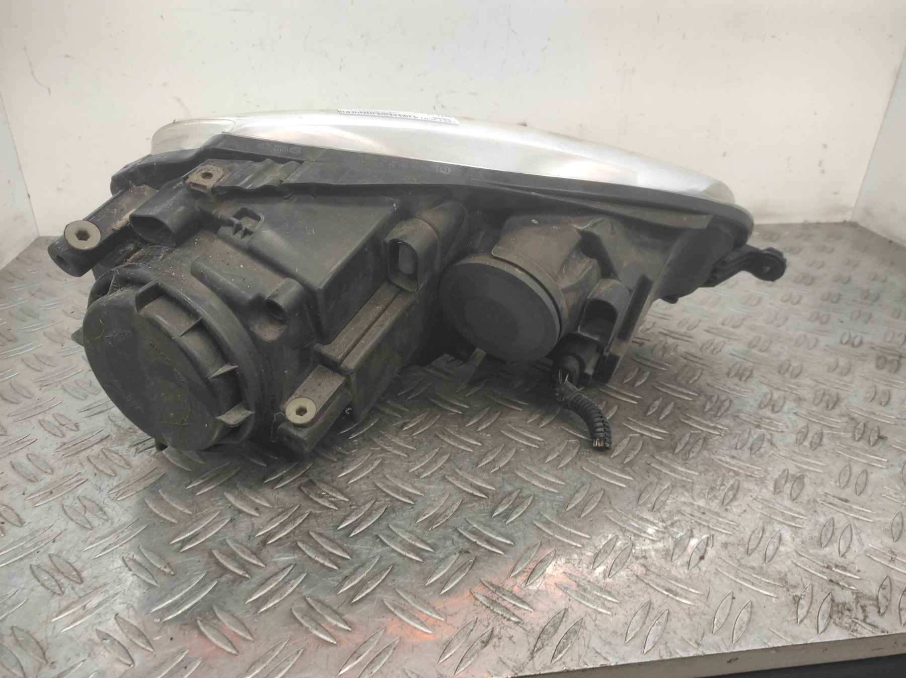 Optique avant principal gauche (feux)(phare) VOLKSWAGEN GOLF 5 – 1K6941005P