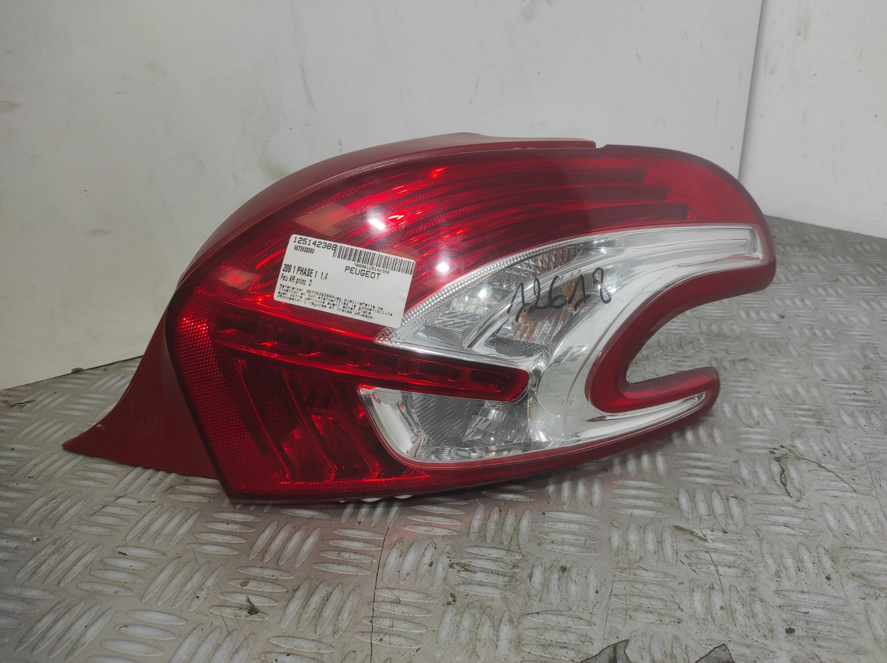 Feu arriere principal droit (feux) PEUGEOT 208 1 PHASE 1 – 9672628380