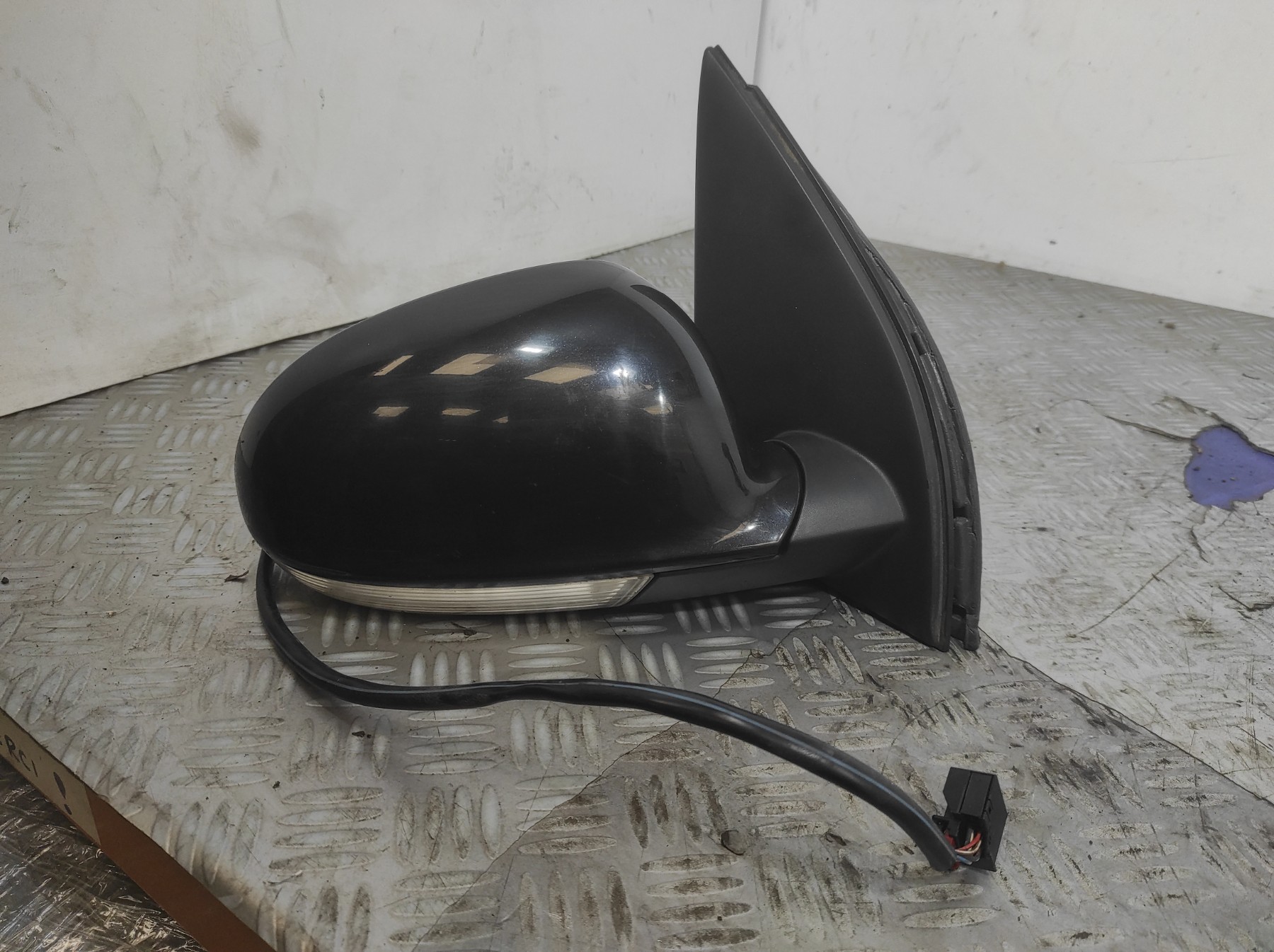 Retroviseur droit VOLKSWAGEN GOLF 5 – 1K0857934