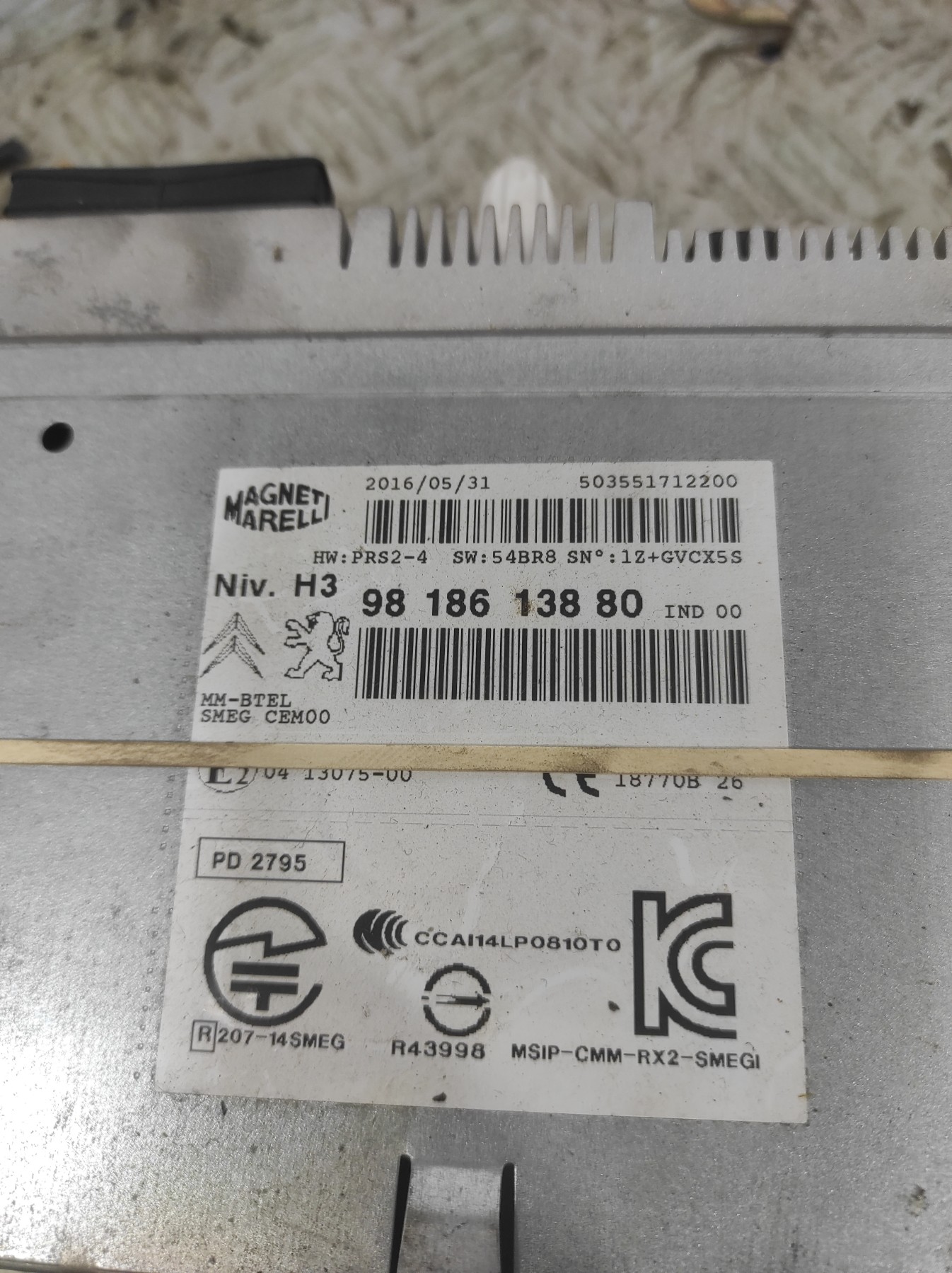 Autoradio d&rsquo;origine PEUGEOT 308 2 SW PHASE 1 BREAK – 9818613880