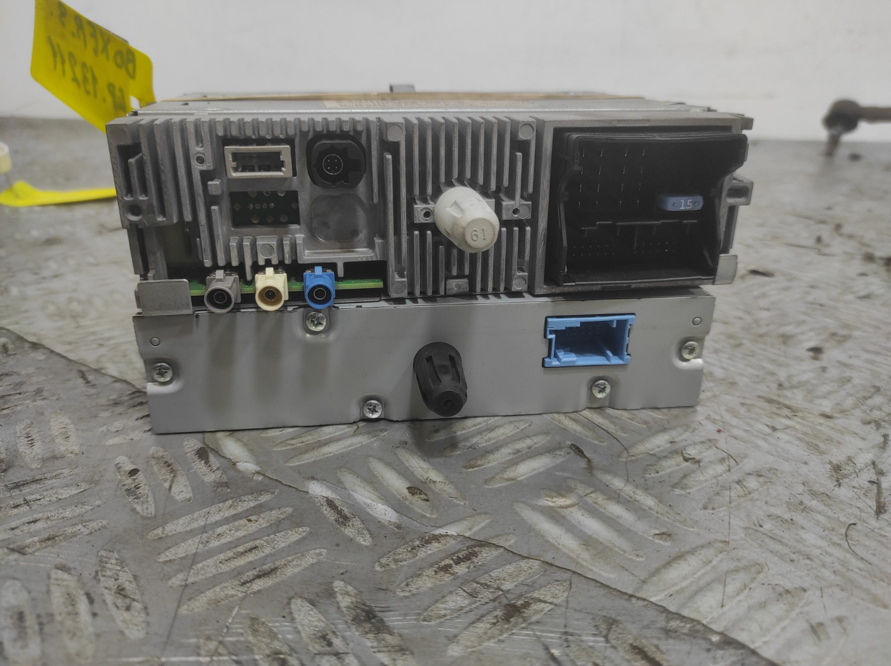 Autoradio d&rsquo;origine PEUGEOT 308 2 SW PHASE 1 BREAK – 9818613880