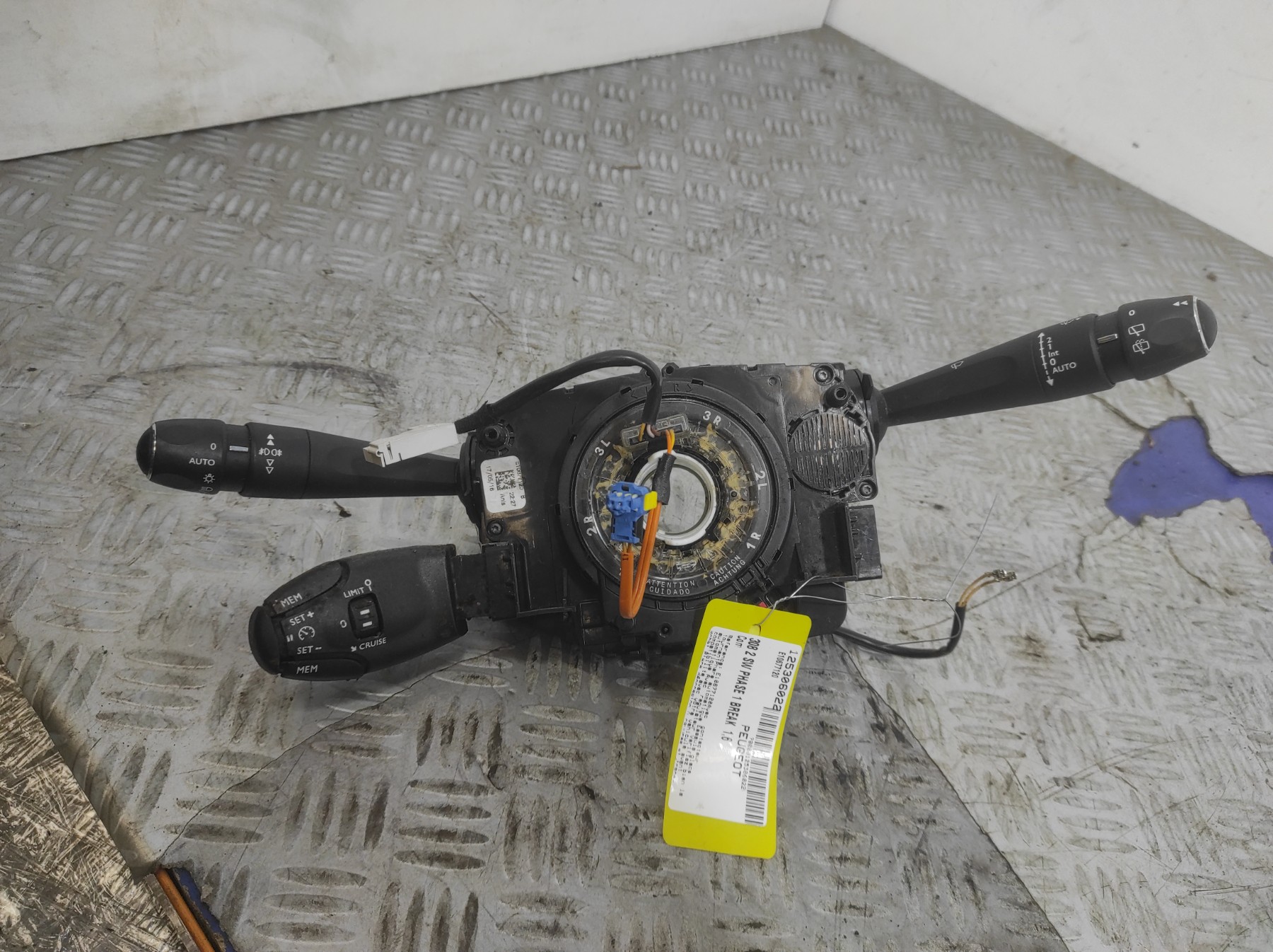 Com (Bloc Contacteur Tournant+Commodo Essuie Glace+Commodo Phare) PEUGEOT 308 2 SW PHASE 1 BREAK – E10677120