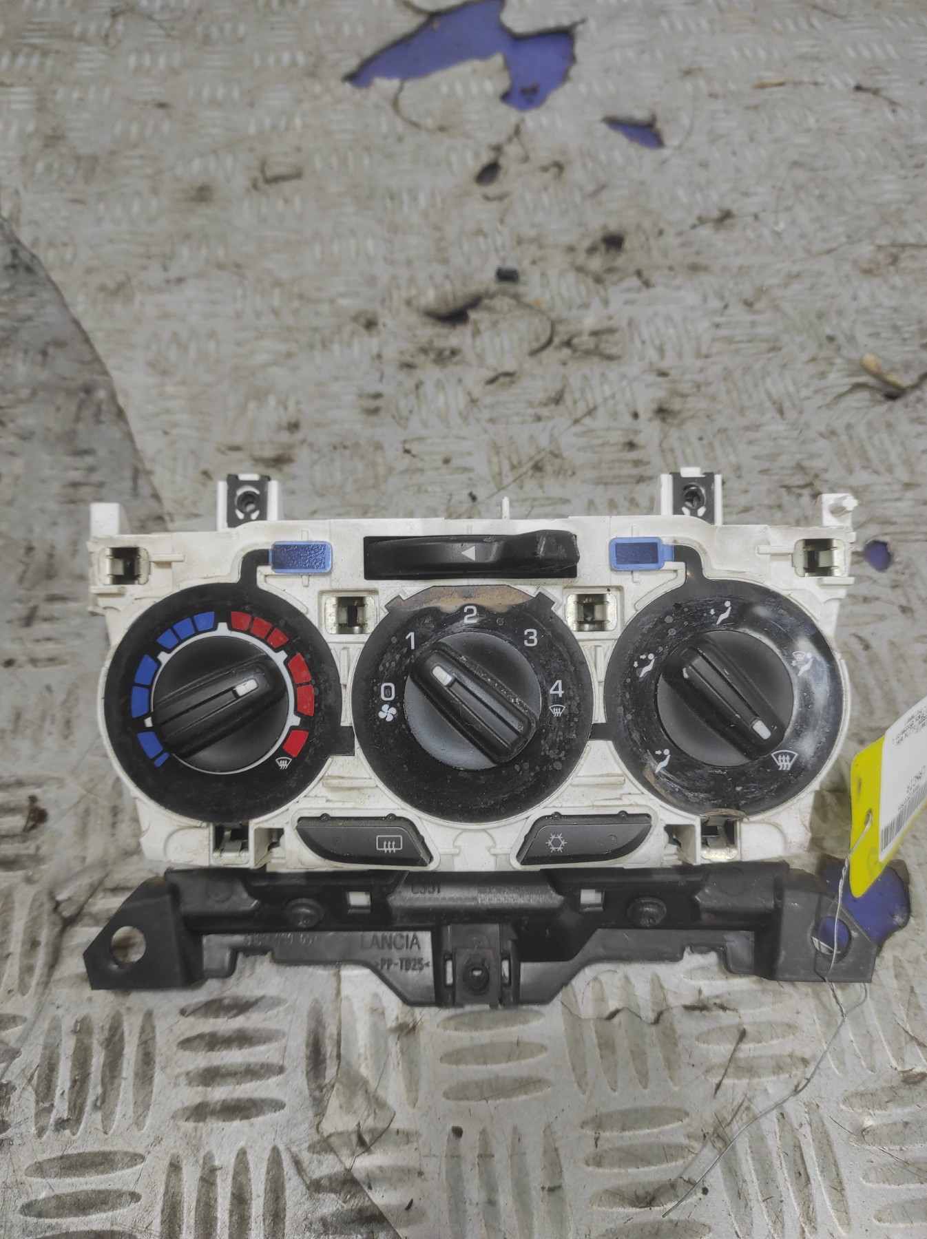 Commande chauffage LANCIA YPSILON 5 – XXXX