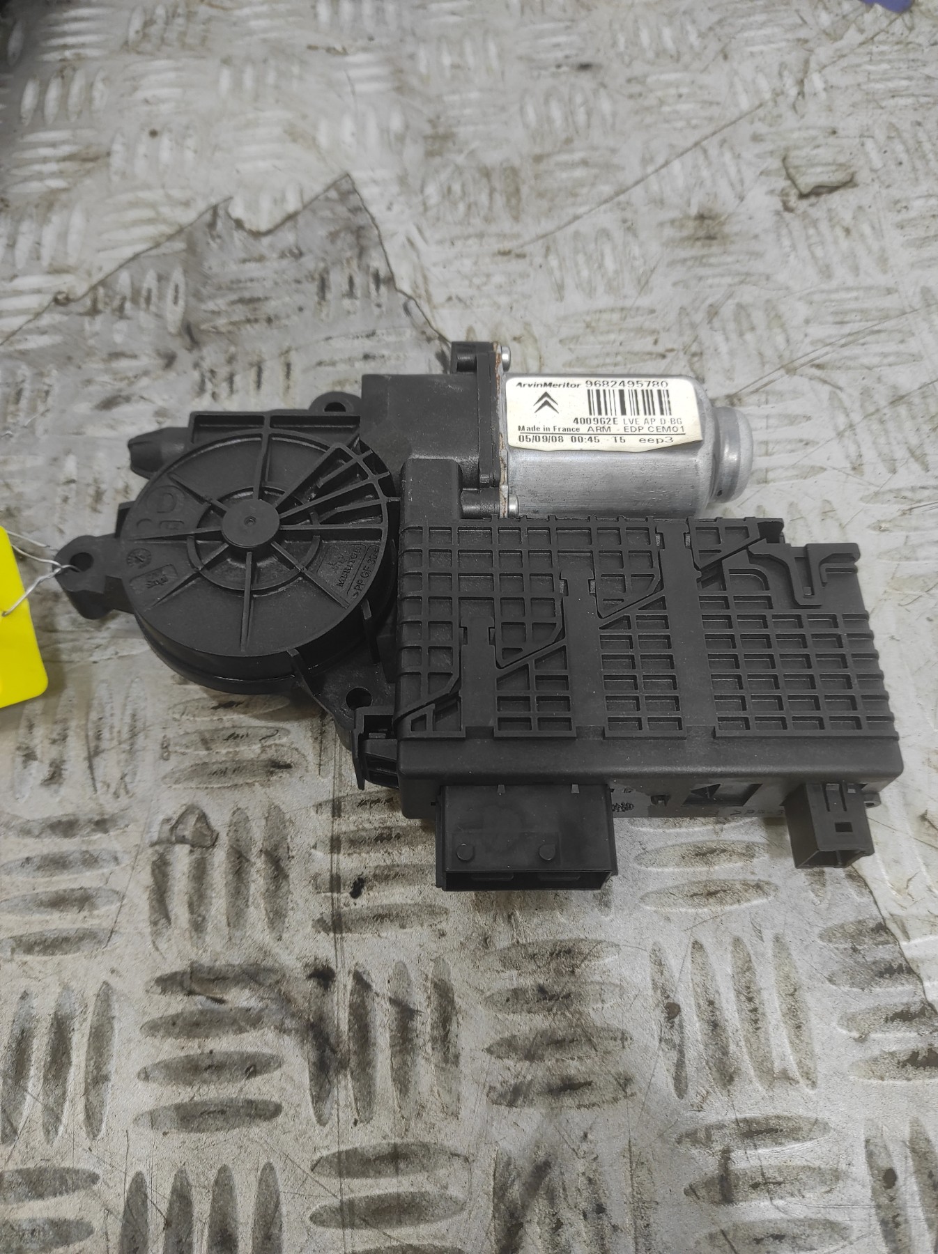 Moteur leve vitre avant droit CITROEN C4 PICASSO 1 – 9682495780