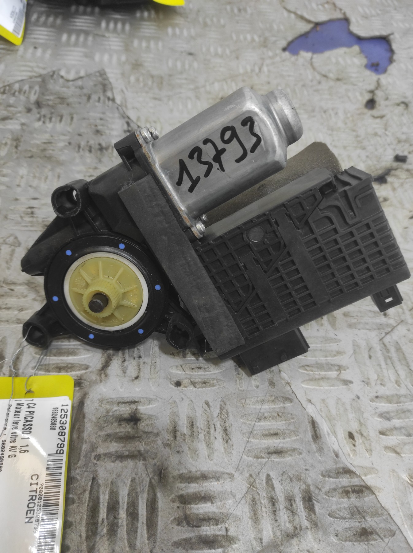 Moteur leve vitre avant gauche CITROEN C4 PICASSO 1 – 9682495880