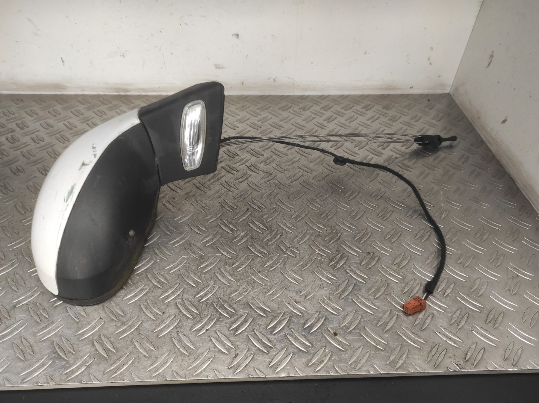 Retroviseur droit PEUGEOT 207 PHASE 1 – 96806130XT