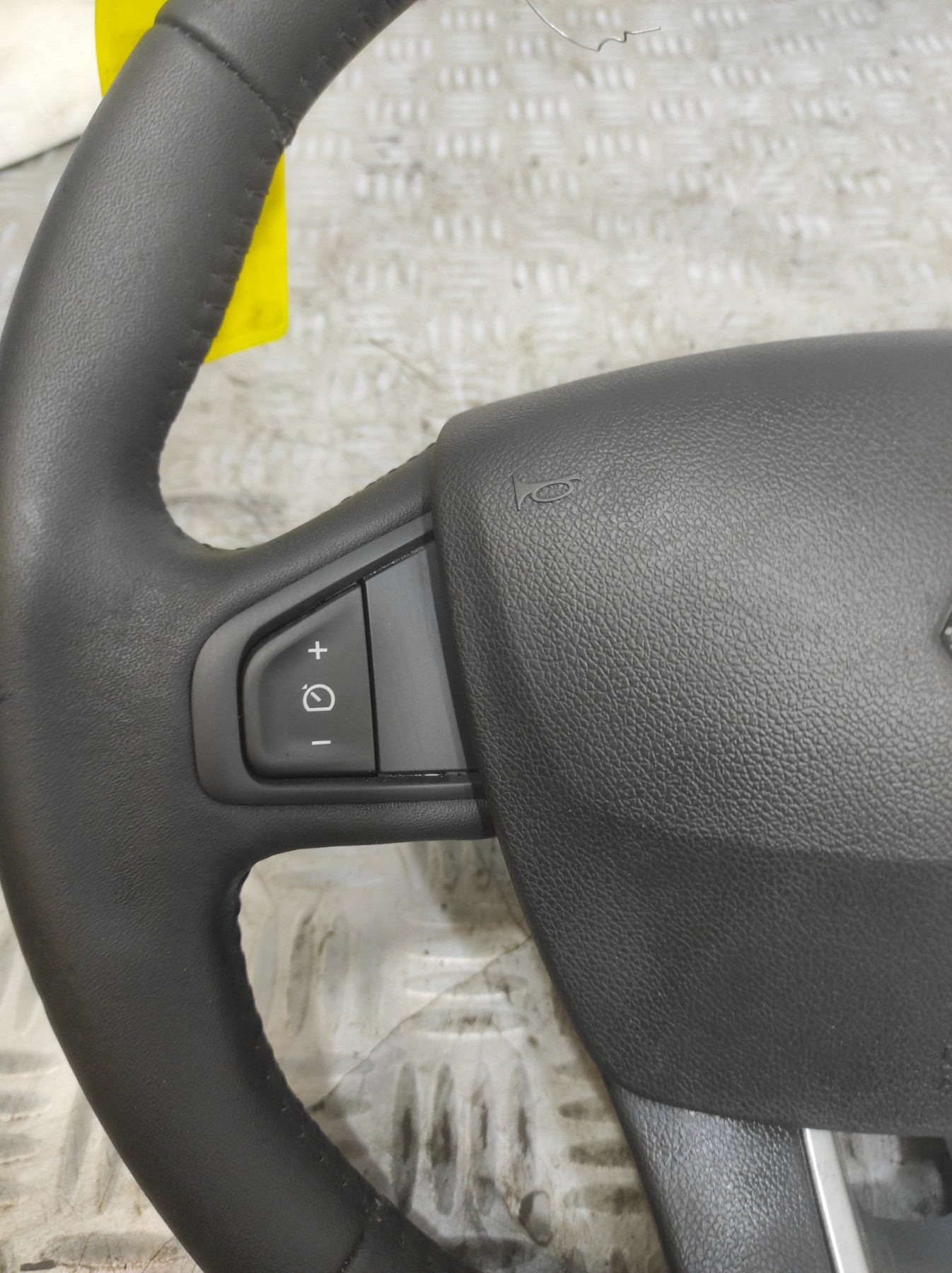 Volant RENAULT LAGUNA 3 PHASE 1 – XXXXX