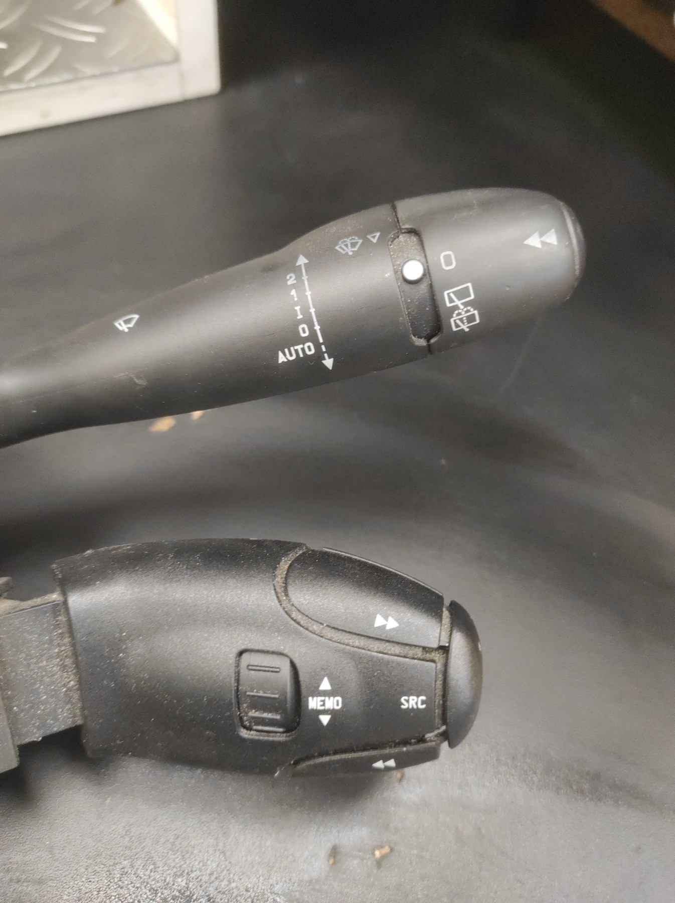 Com (Bloc Contacteur Tournant+Commodo Essuie Glace+Commodo Phare) CITROEN BERLINGO 2 PHASE 1 – 96662447XT