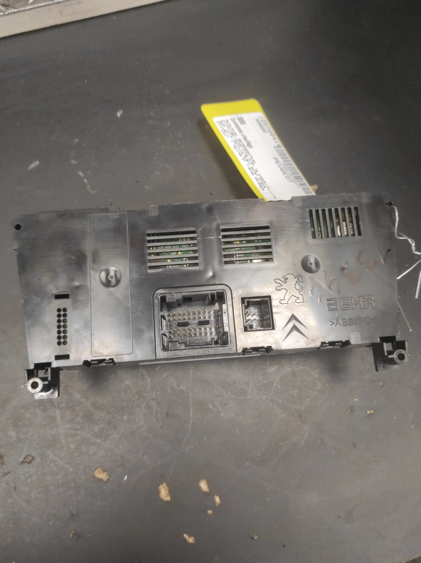 Commande chauffage PEUGEOT 3008 1 PHASE 1 – 96738322XT