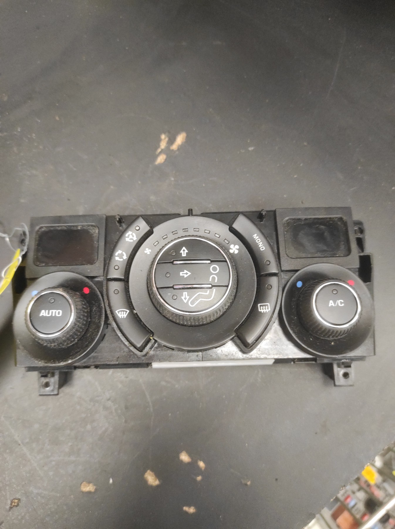 Commande chauffage PEUGEOT 3008 1 PHASE 1 – 96738322XT