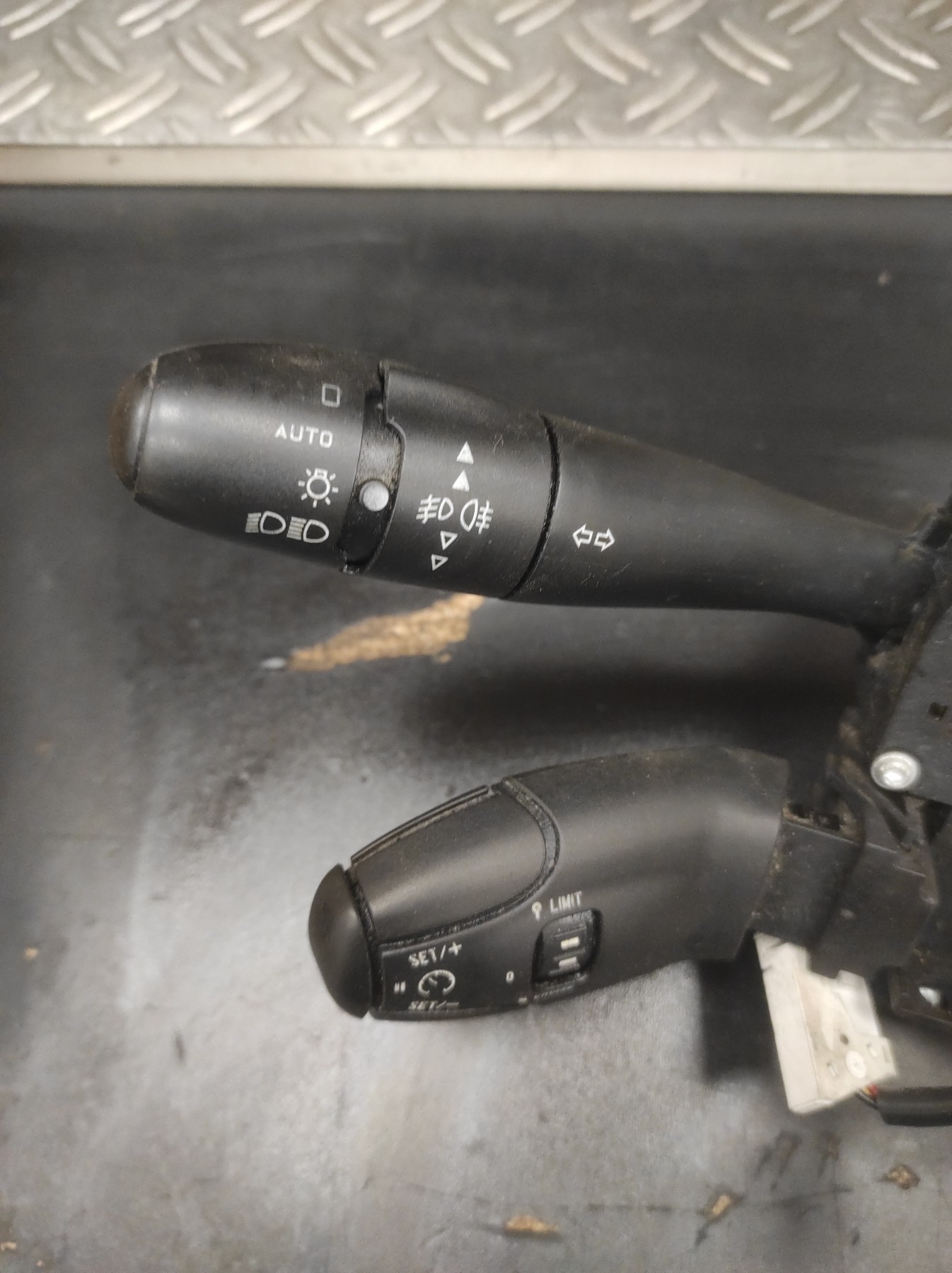 Com (Bloc Contacteur Tournant+Commodo Essuie Glace+Commodo Phare) PEUGEOT 207 PHASE 1 – 96657274XT