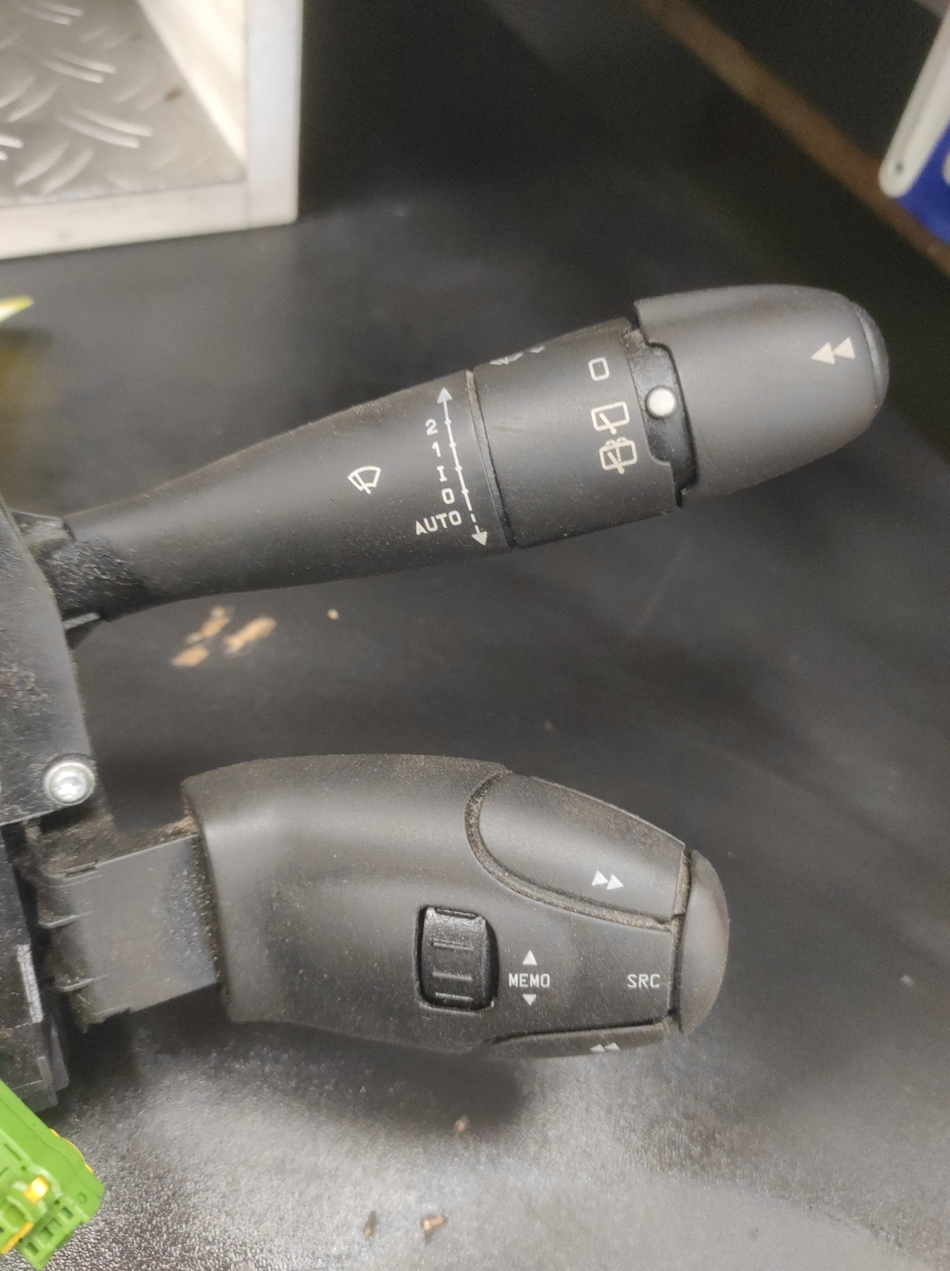 Com (Bloc Contacteur Tournant+Commodo Essuie Glace+Commodo Phare) PEUGEOT 207 PHASE 1 BREAK – 96630718XT