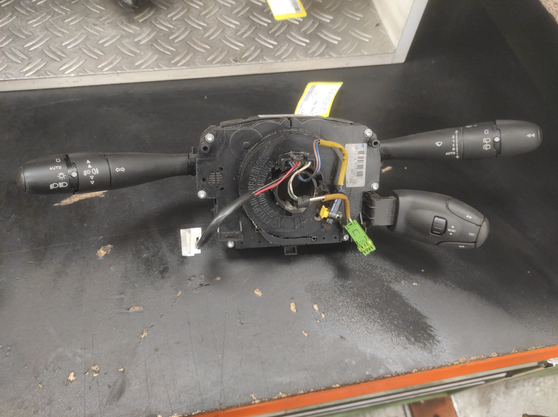 Com (Bloc Contacteur Tournant+Commodo Essuie Glace+Commodo Phare) PEUGEOT 207 PHASE 1 BREAK – 96630718XT
