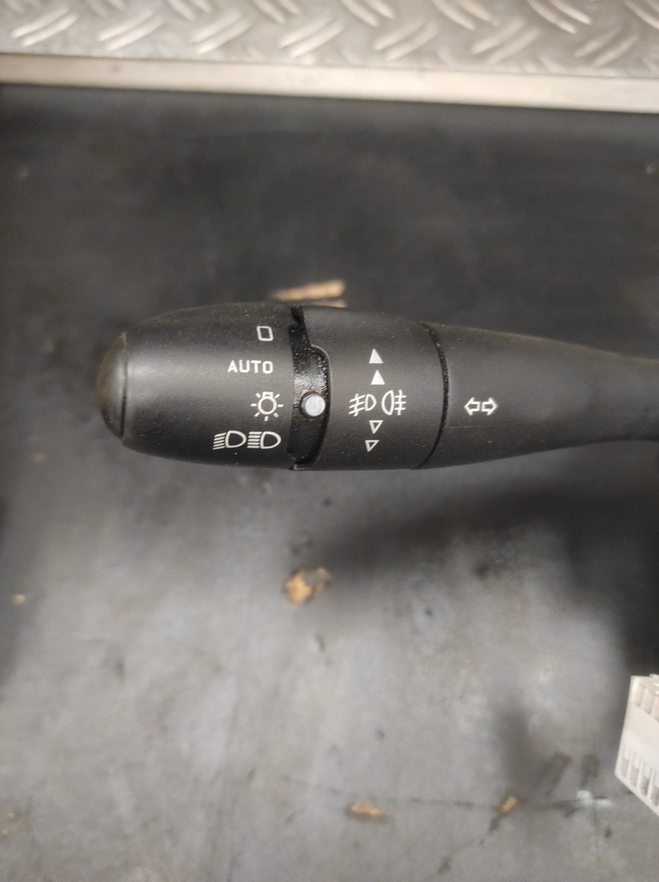 Com (Bloc Contacteur Tournant+Commodo Essuie Glace+Commodo Phare) PEUGEOT 207 PHASE 1 BREAK – 96630718XT
