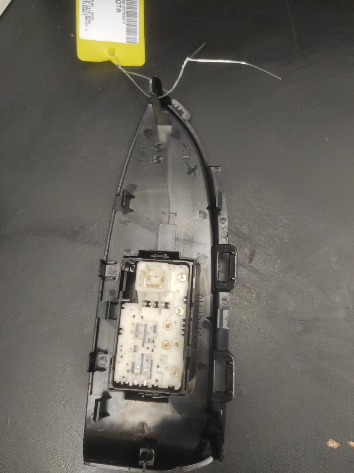 Interrupteur de leve vitre avant droit TOYOTA PRIUS 3 PHASE 2 – 7423147110