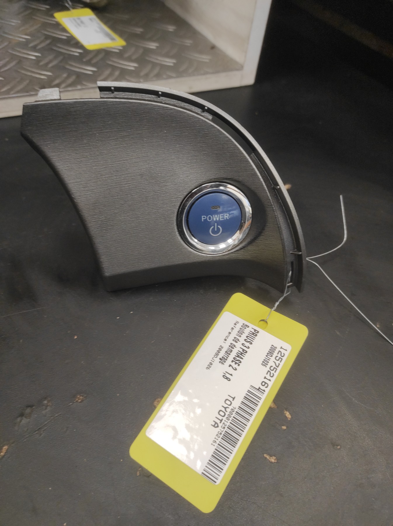 Bouton de demarrage TOYOTA PRIUS 3 PHASE 2 – 2009DJ1026