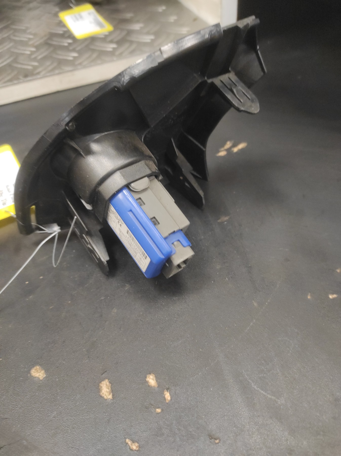 Bouton de demarrage TOYOTA PRIUS 3 PHASE 2 – 2009DJ1026