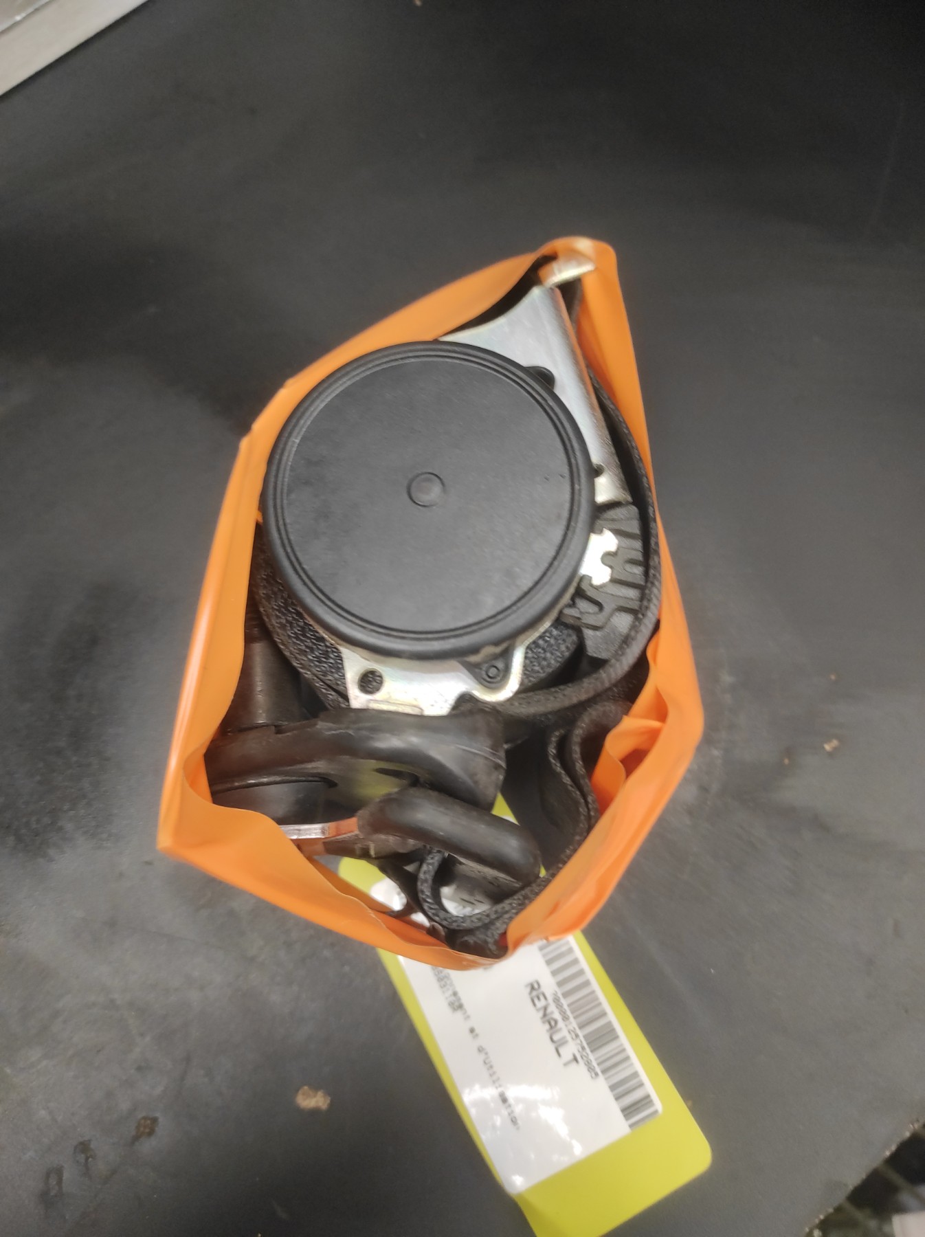 Ceinture arriere centrale RENAULT CLIO 4 PHASE 1 – 888503110R
