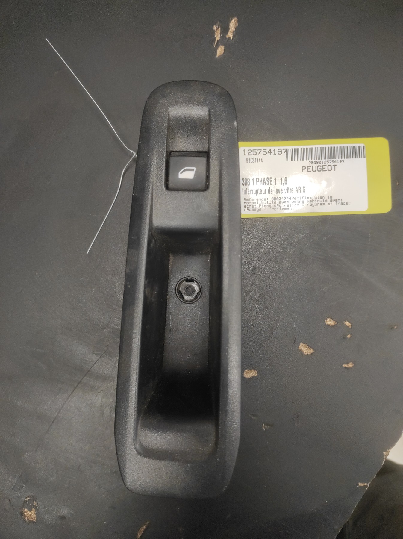 Interrupteur de leve vitre arriere gauche PEUGEOT 308 1 PHASE 1 – 98034744