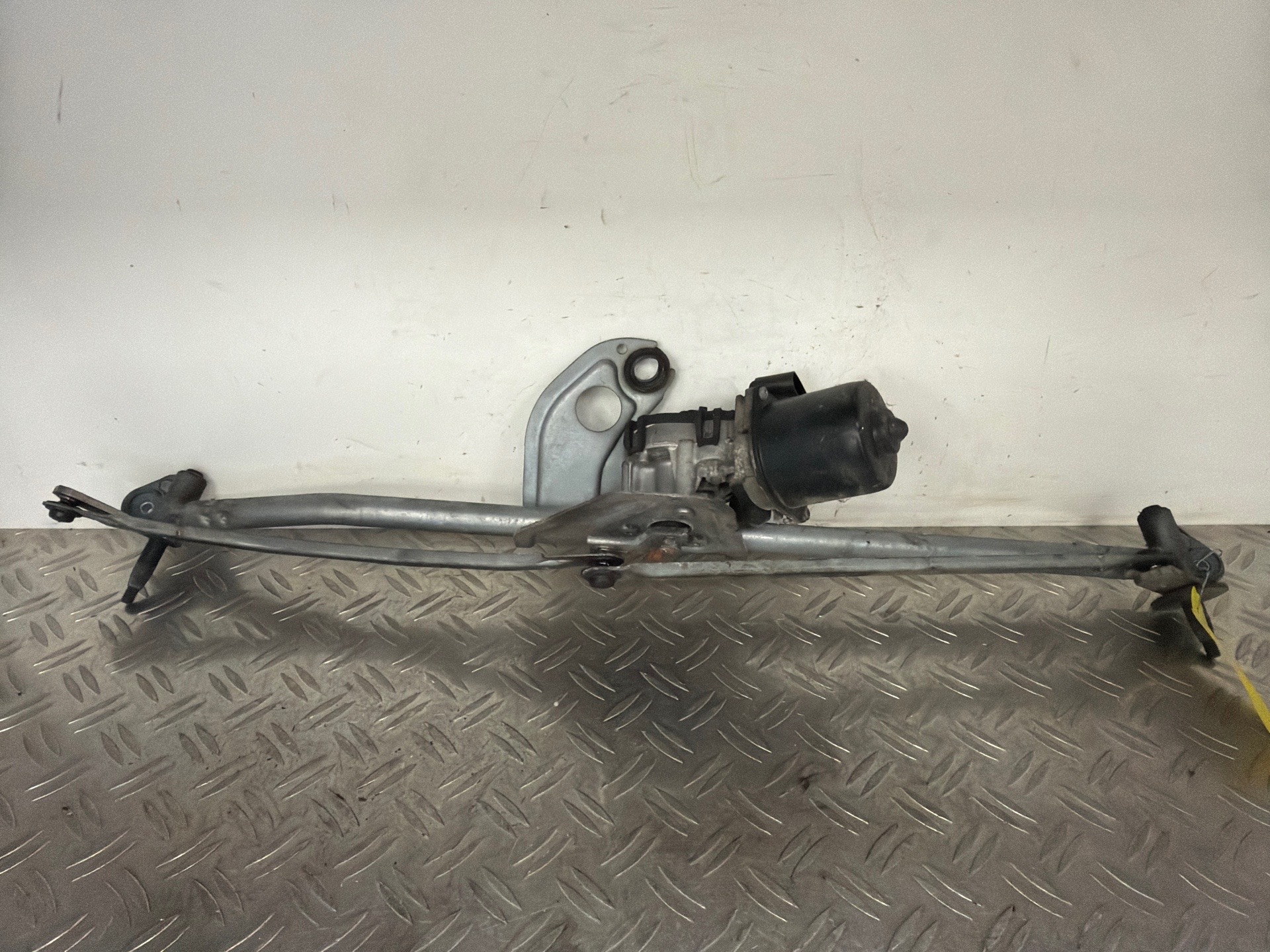 Moteur essuie glace avant MINI MINI 2 R56 PHASE 1 – 61617138789