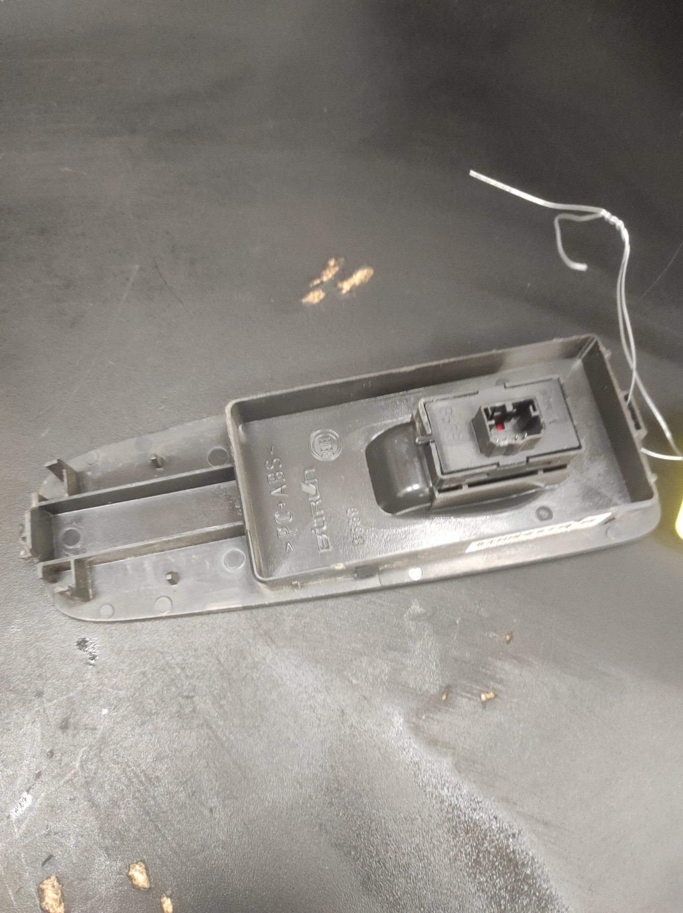 Interrupteur de leve vitre avant droit PEUGEOT BOXER 3 PHASE 1 – 7354217170