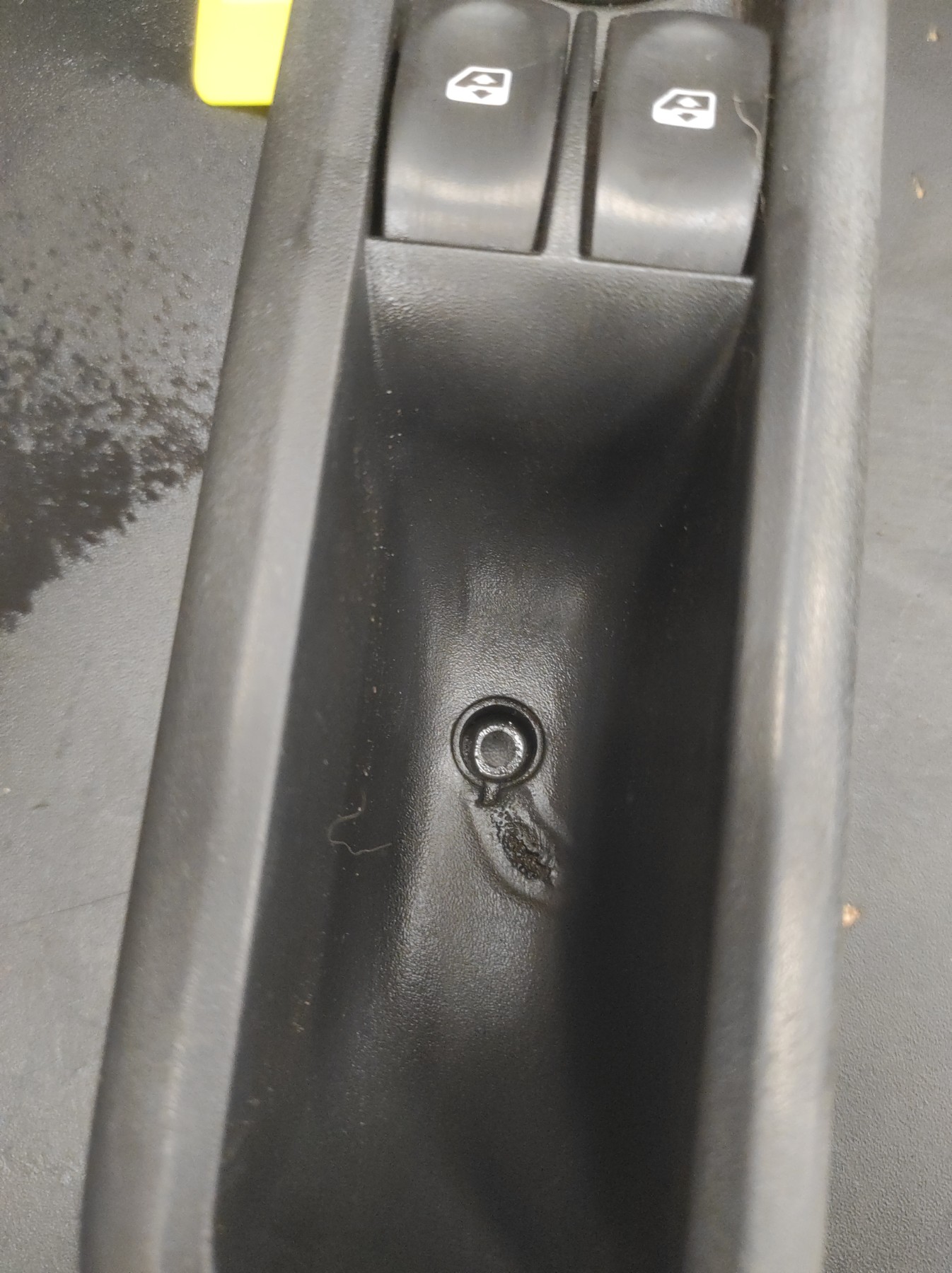 Interrupteur de leve vitre avant gauche RENAULT CLIO 3 PHASE 2 – 8200356515