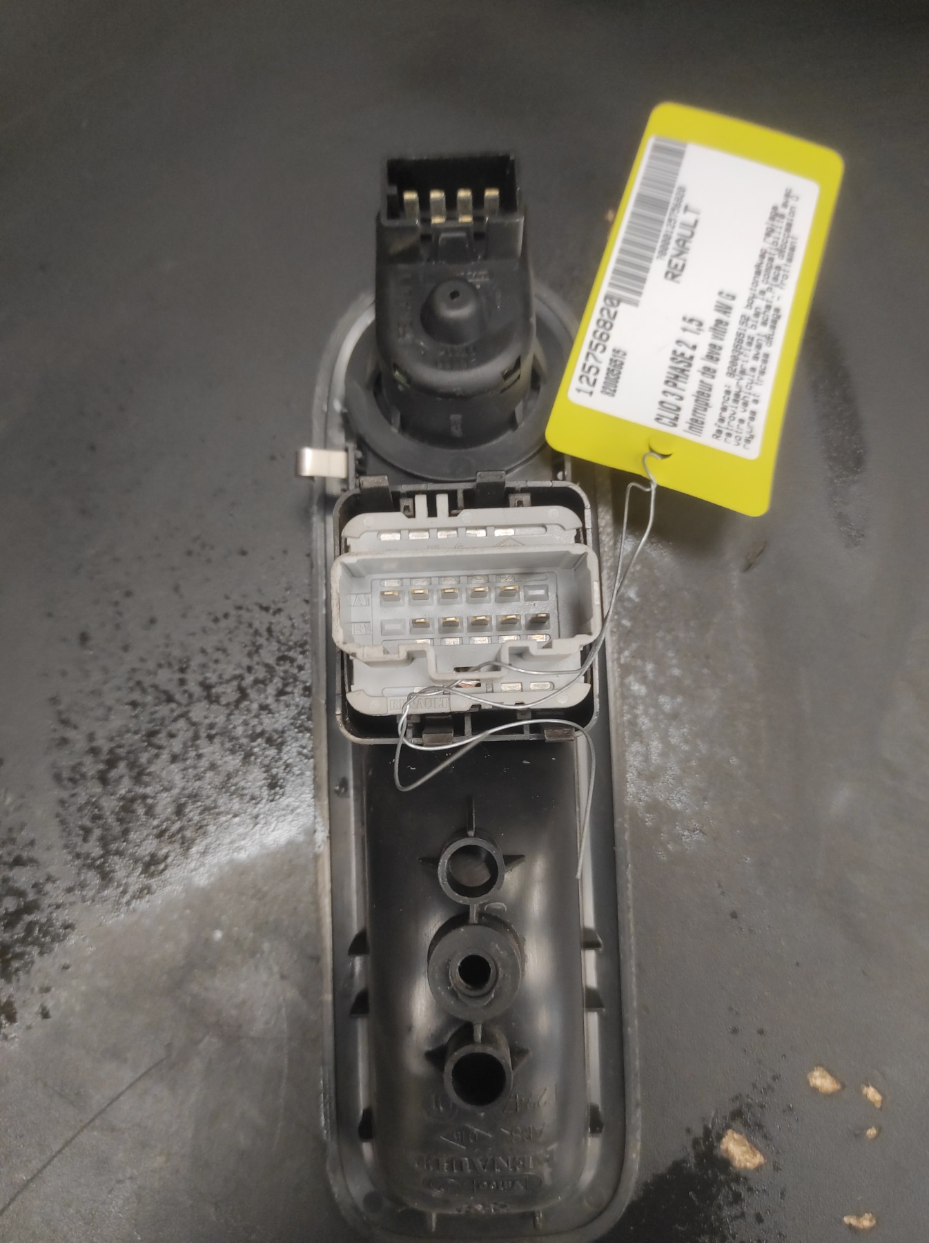 Interrupteur de leve vitre avant gauche RENAULT CLIO 3 PHASE 2 – 8200356515