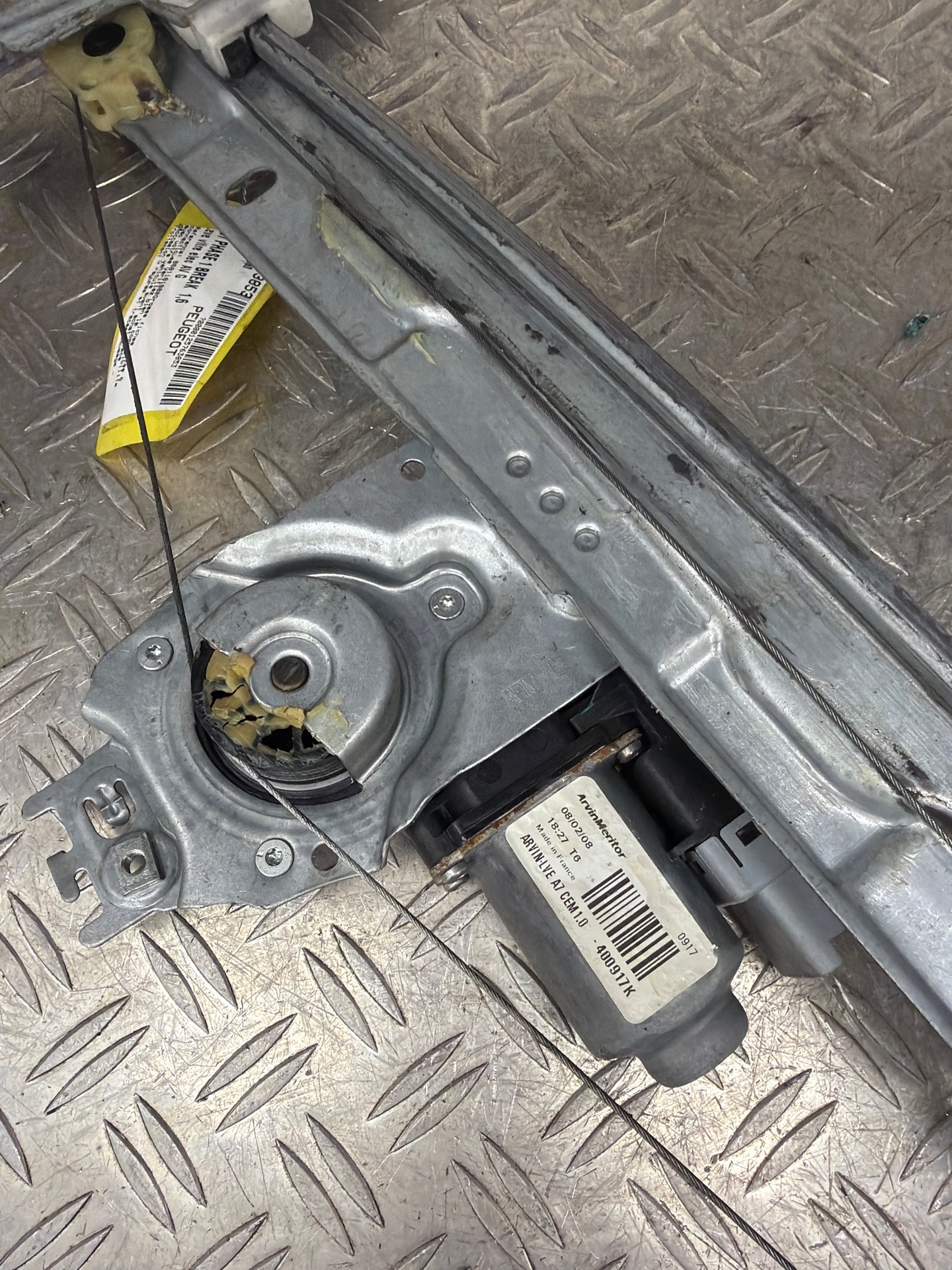 Leve vitre electrique avant gauche PEUGEOT 207 PHASE 1 BREAK – 9681181980