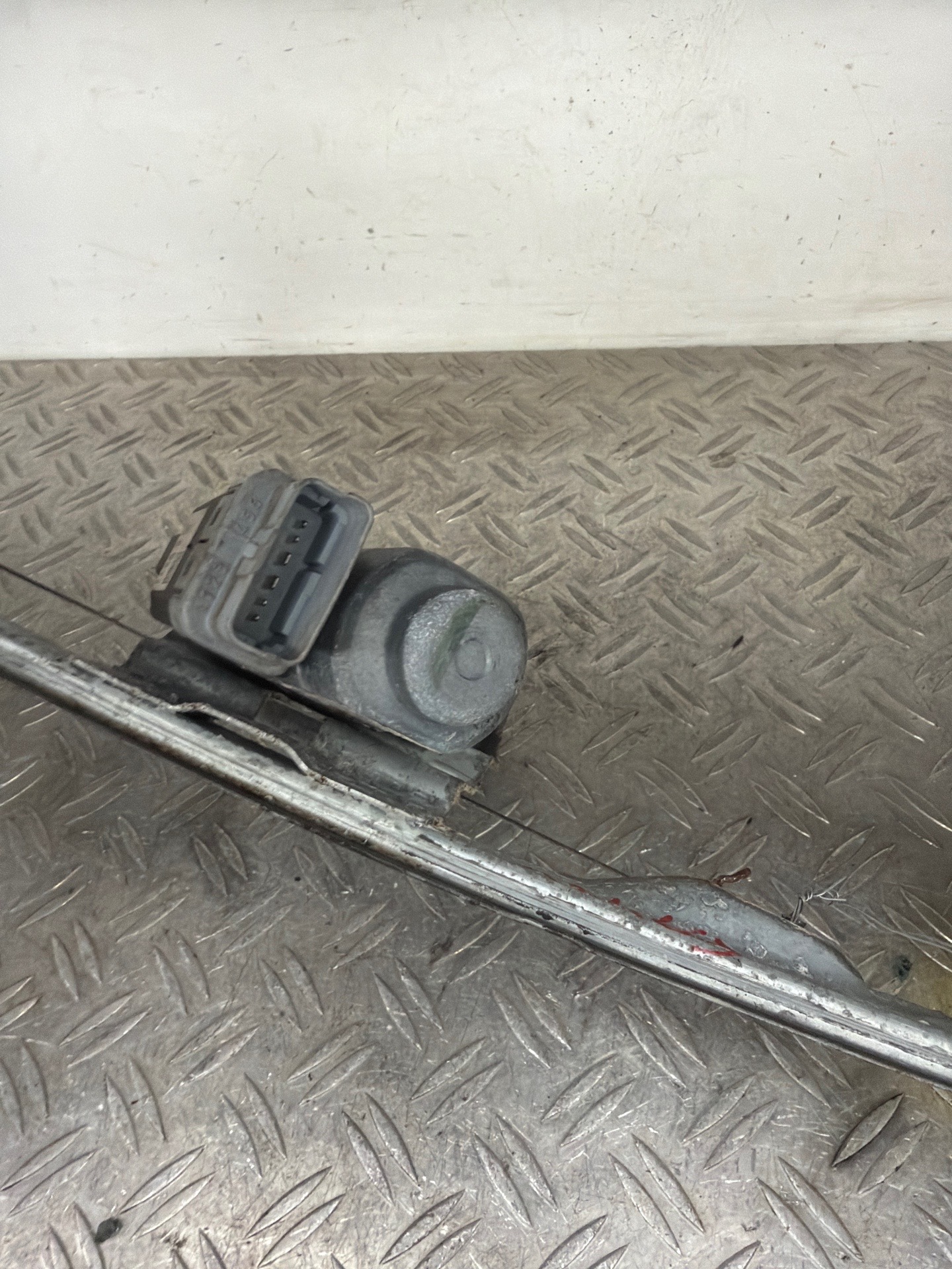 Leve vitre electrique arriere gauche CITROEN C4 PICASSO 1 – 9682632180