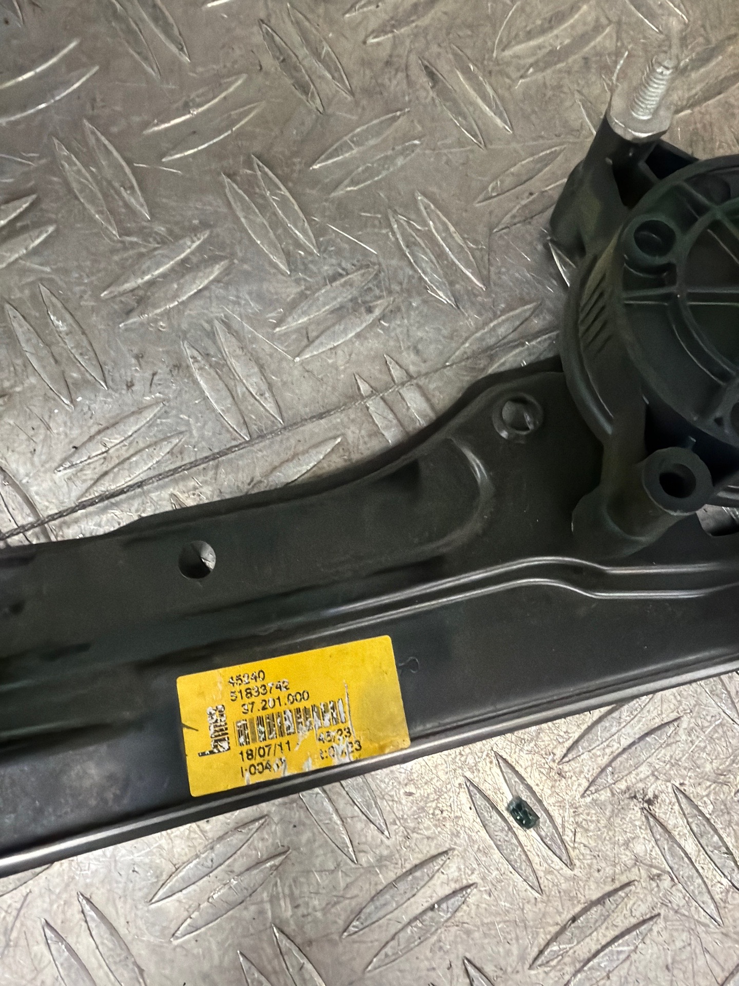 Leve vitre electrique avant droit LANCIA YPSILON 5 – 51833742