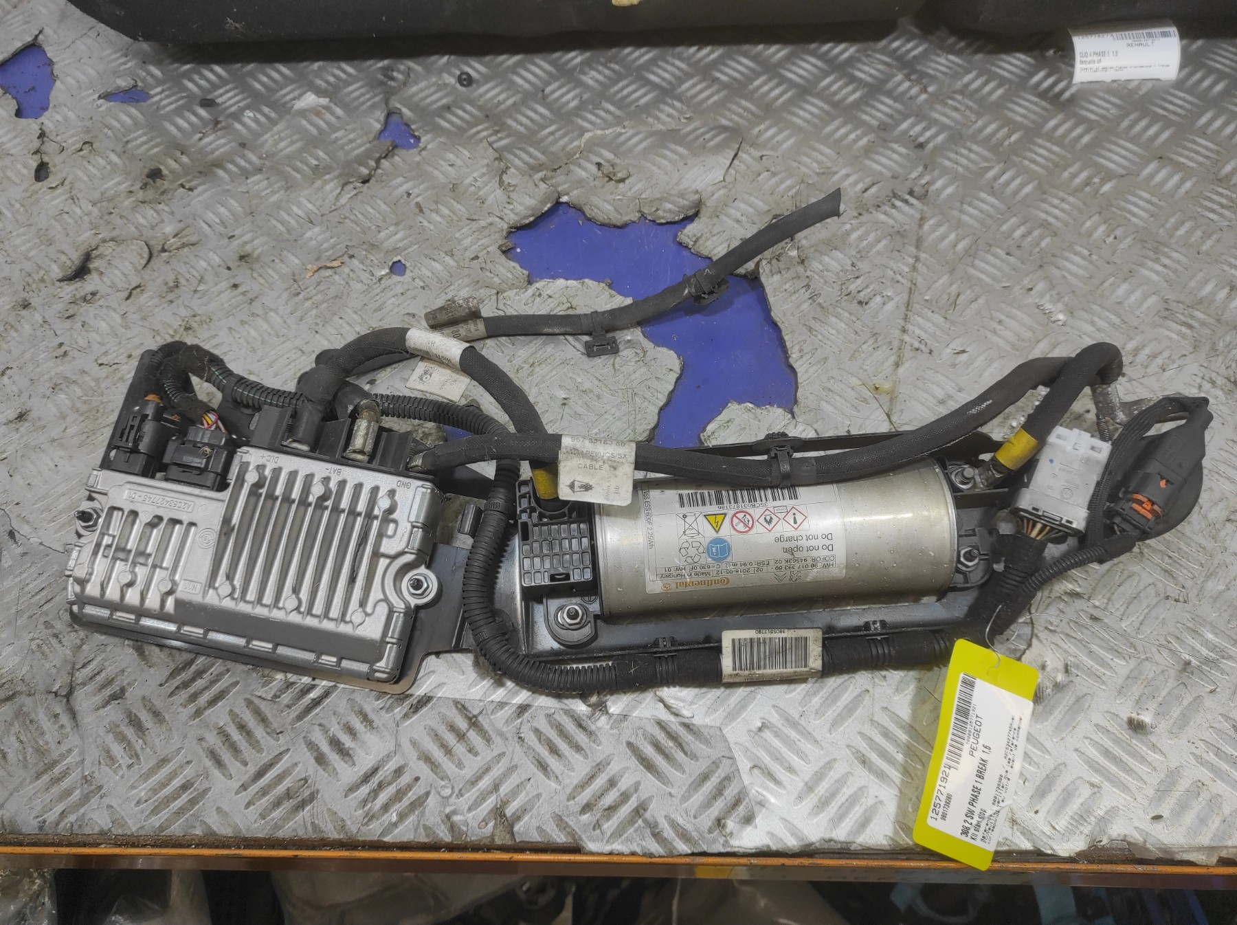 Leve vitre electrique arriere droit PEUGEOT 3008 1 PHASE 1 – 9682808680