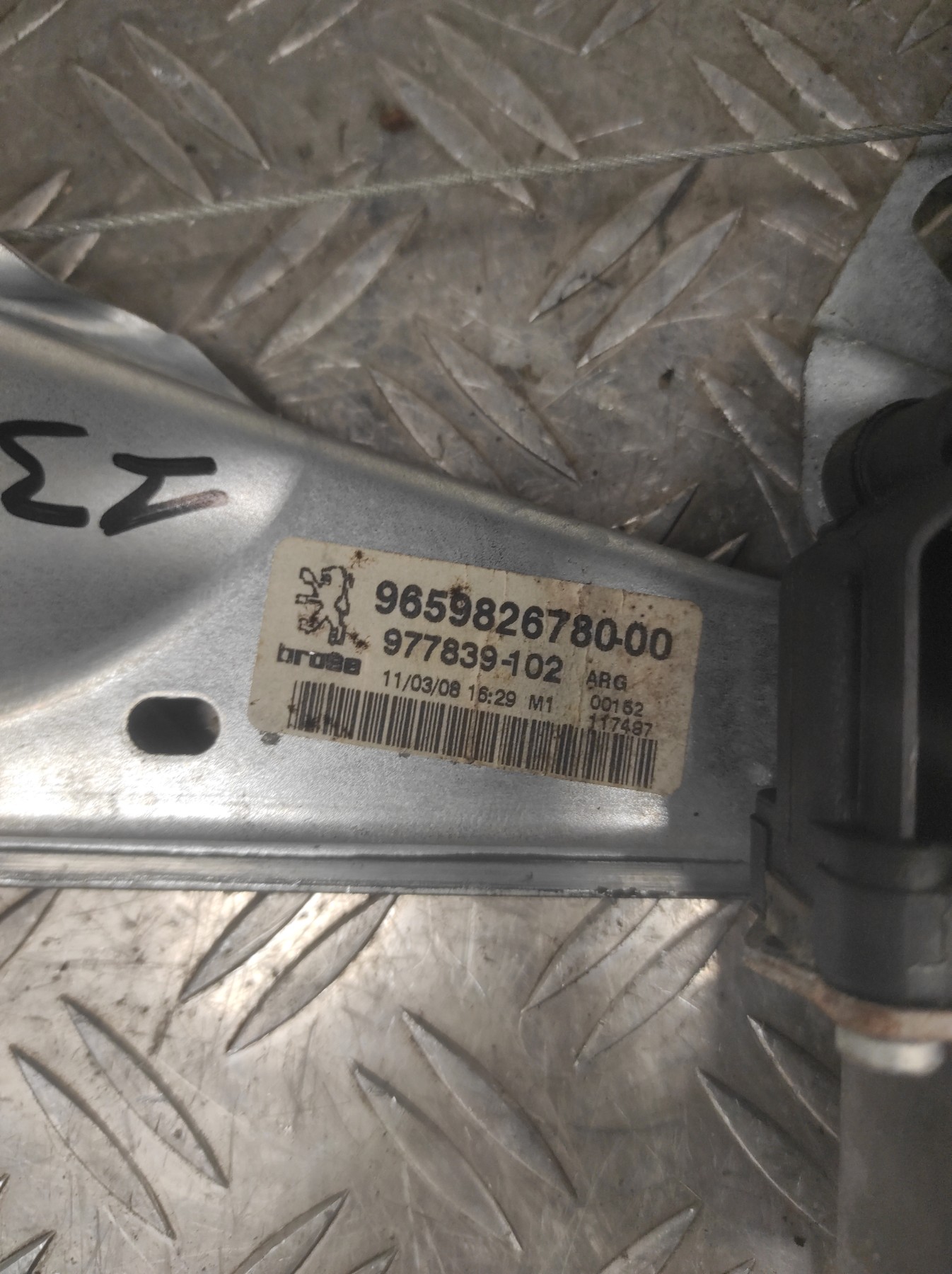 Leve vitre electrique arriere gauche PEUGEOT 308 1 PHASE 1 – 9659826780
