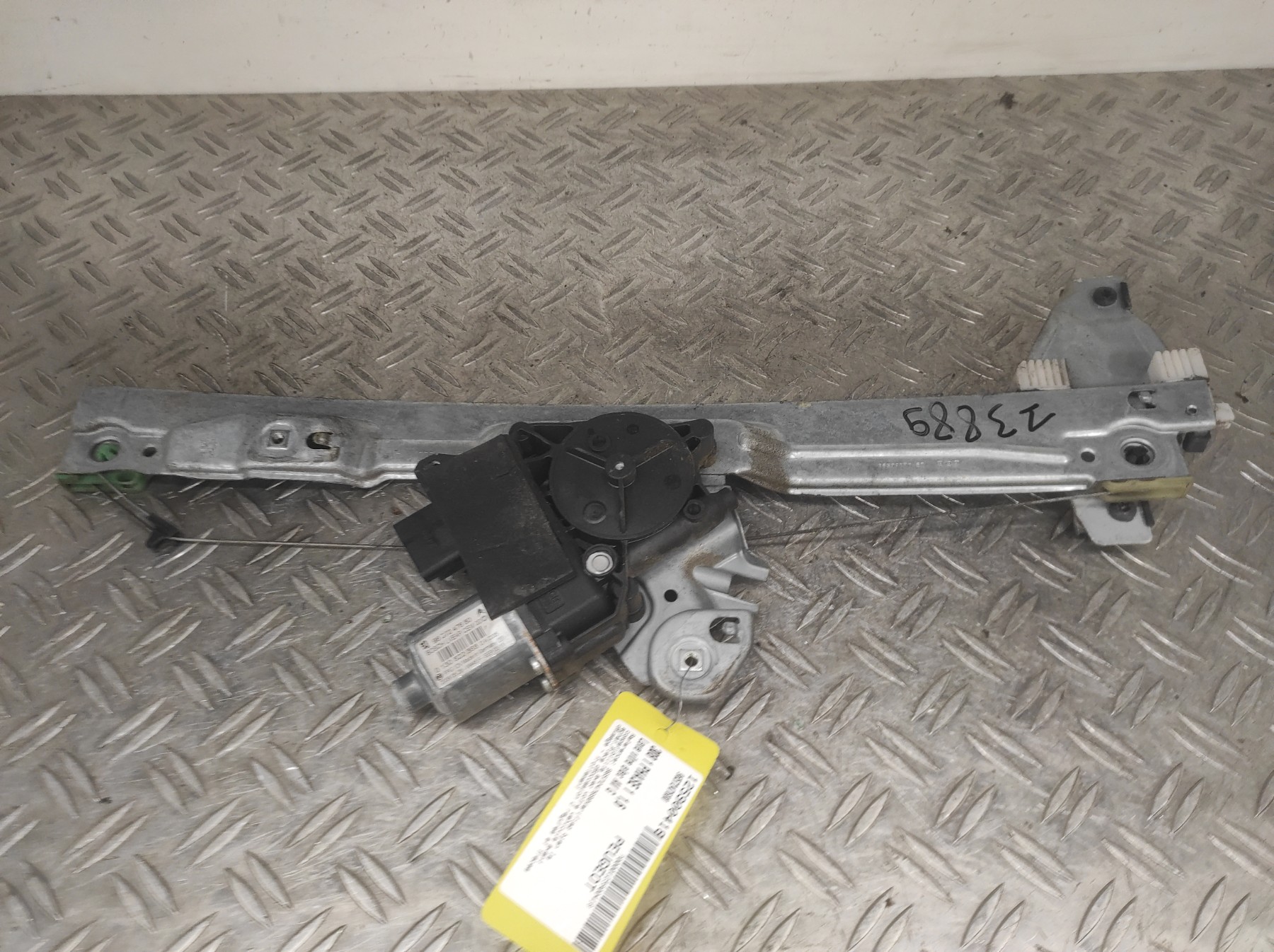 Leve vitre electrique avant gauche PEUGEOT 308 1 PHASE 1 – 9657247680
